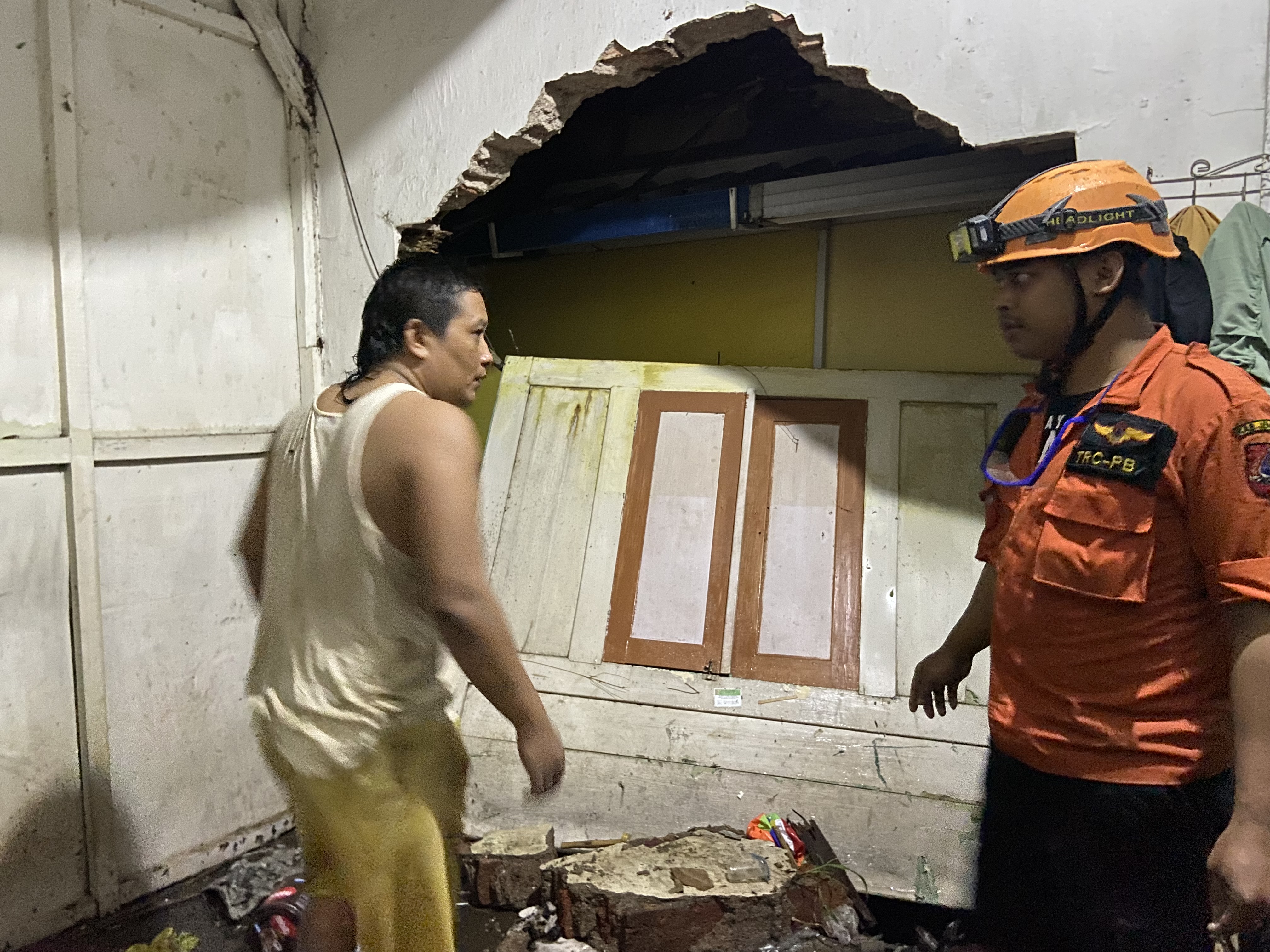 EWS Mati saat Sungai Jompo Meluap, Rumah Bupati Jember Kebanjiran Setinggi 2 Meter