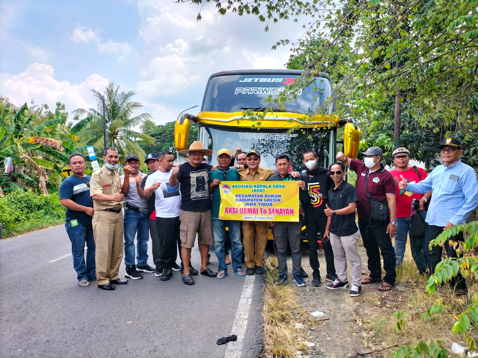 Tuntut Perpanjangan Masa Jabatan, Rombongan Kades se Gresik Ramai-ramai ke Jakarta