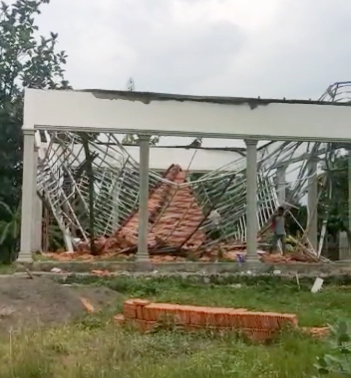 Sidak Proyek Bangunan Balai Desa Sumber Glagah. Komisi I Temukan Sejumlah Kesalahan