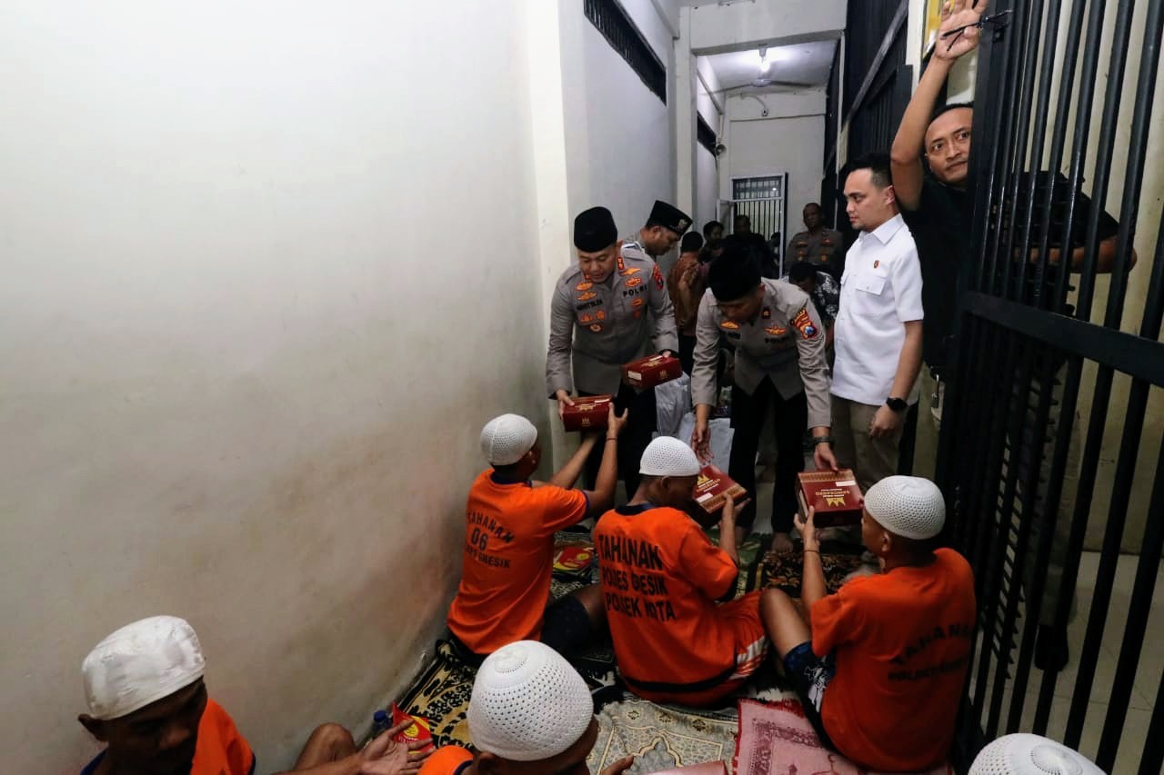 Kapolres Gresik Buka Bersama Tahanan, Ini Tujuannya
