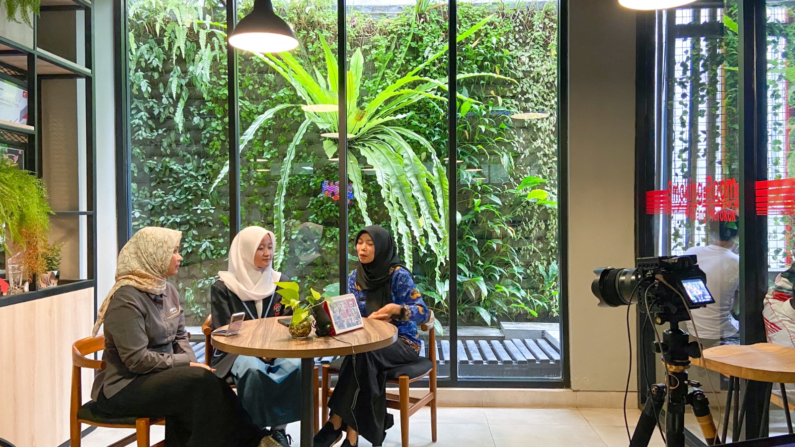 MPM Honda Jatim Hadirkan Alumni AHM Best Student Bagikan Inspirasi Karyanya Lewat Ngobras