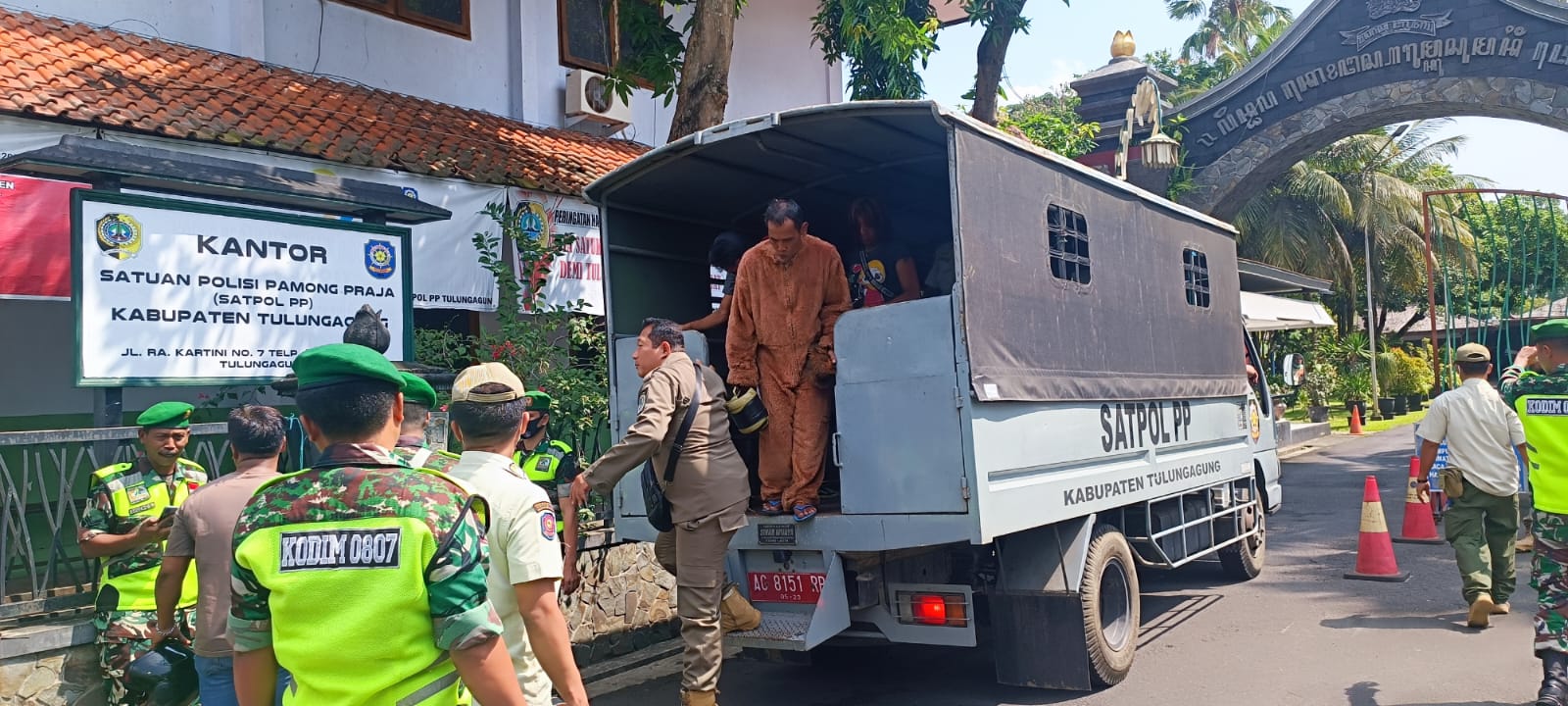Satpol PP Tulungagung Terus Kejar Pengemis Yang Viral di Medsos, 12 Gepeng Diamankan