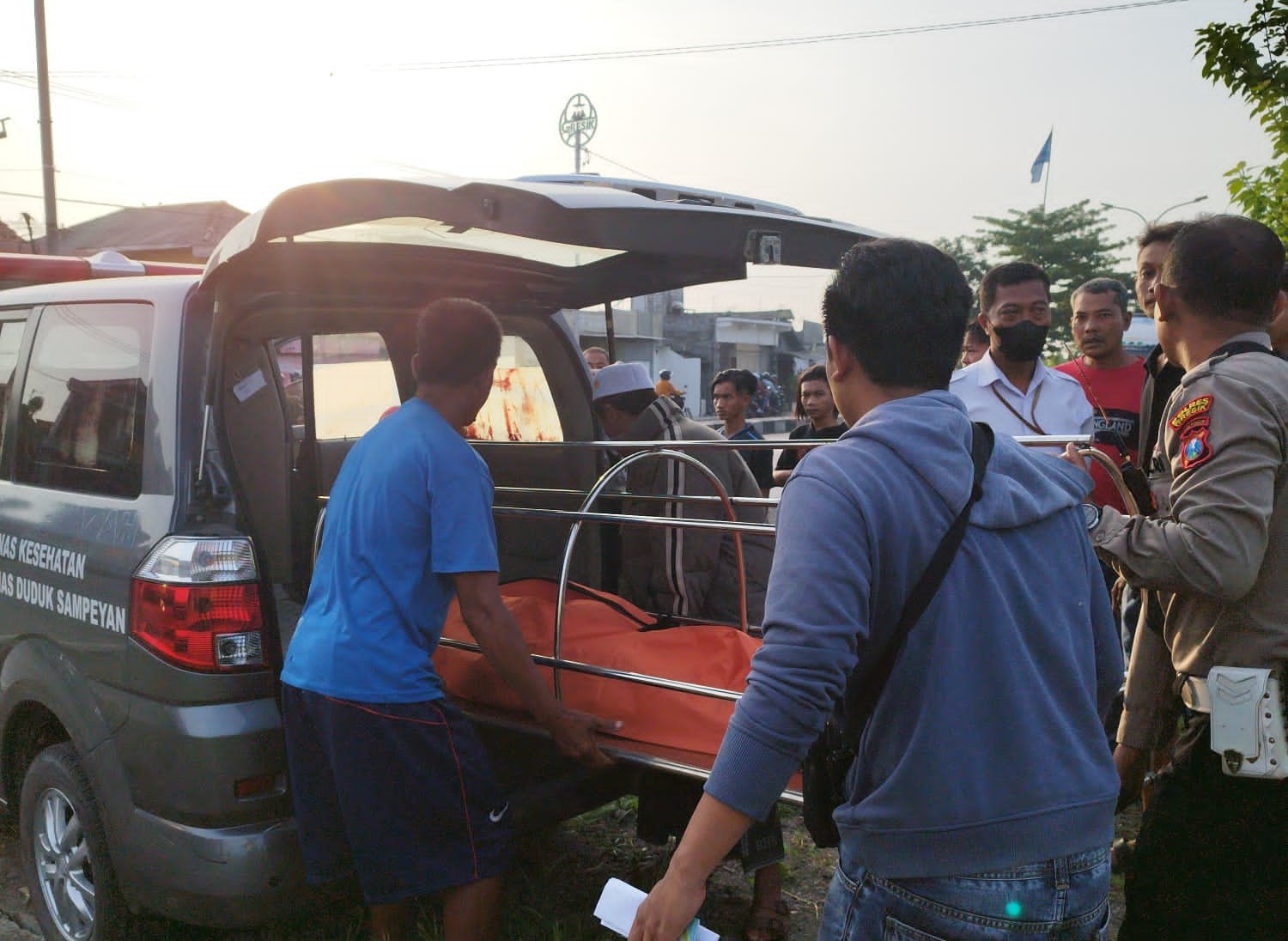 Berangkat ke Sawah Pagi Buta, Petani Perempuan di Gresik Tewas Tersambar Kereta