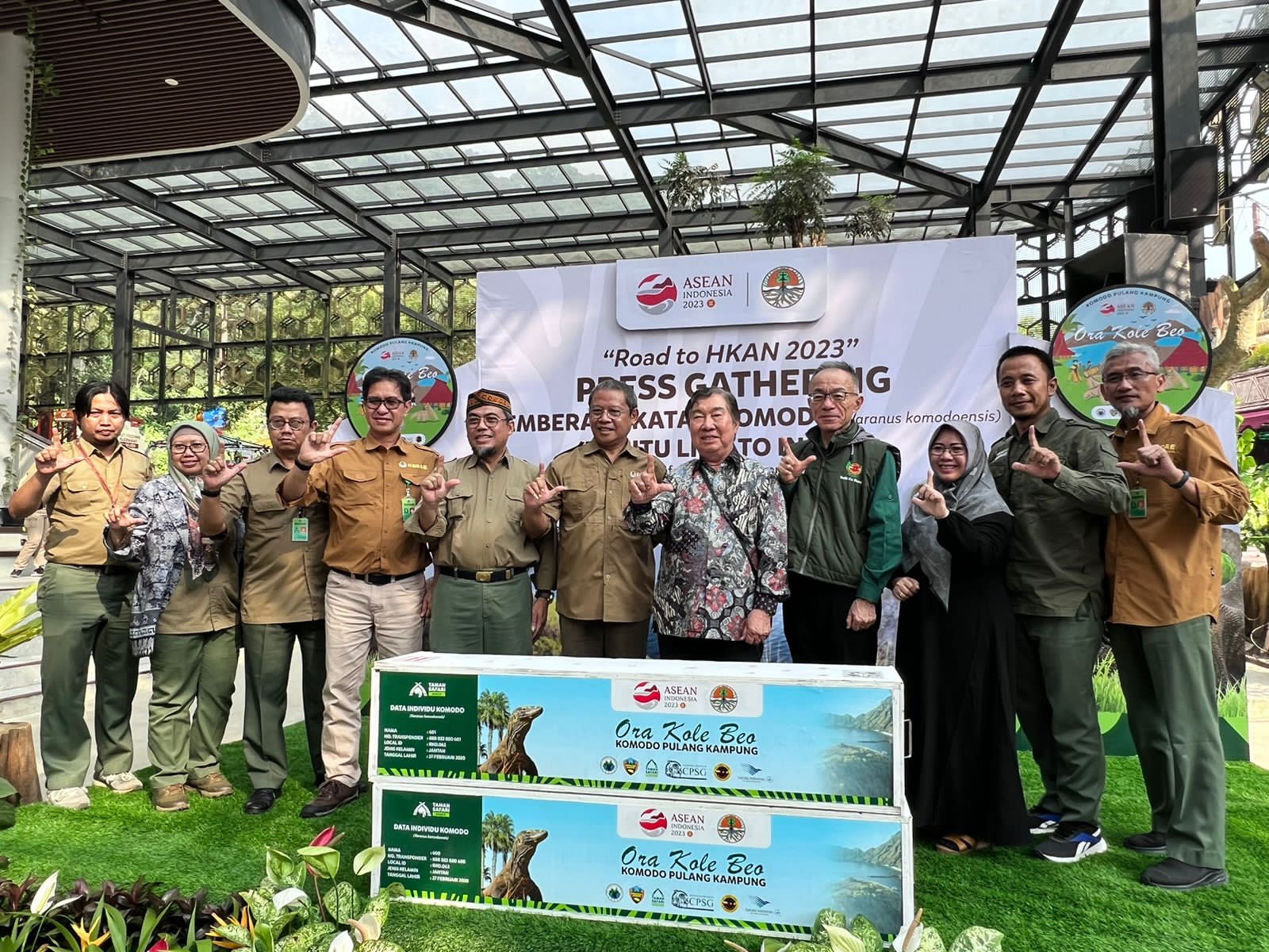 Enam Individu Komodo yang Dikembangbiakkan Smelting dan TSI Diberangkatkan KLHK ke Habitatnya