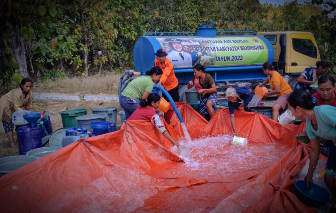 BPBD Bojonegoro Salurkan 1,2 Juta liter Air Bersih Kepada Desa yang Dilanda Kekeringan
