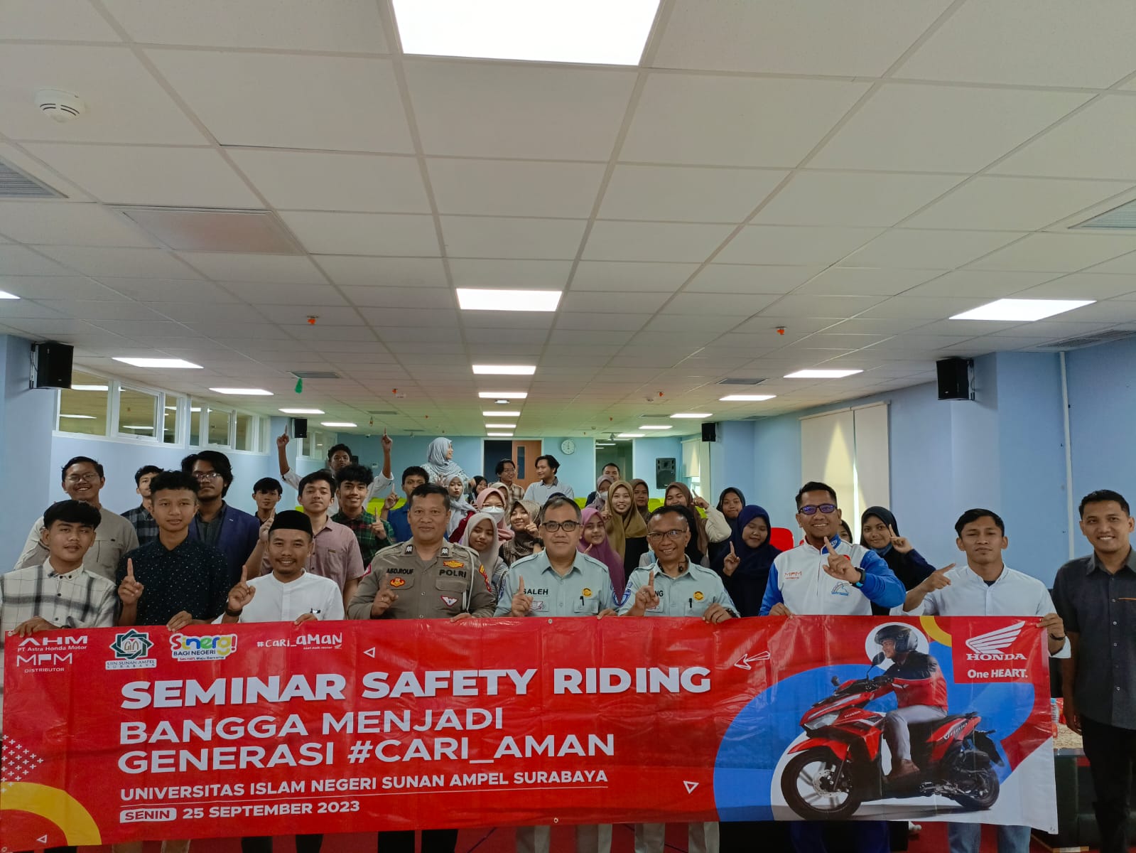 Wujudkan Generasi #Cari Aman Dengan Tertib di Jalan, MPM Honda Jatim Sinergi Dengan UINSA Kampanye Safety Riding