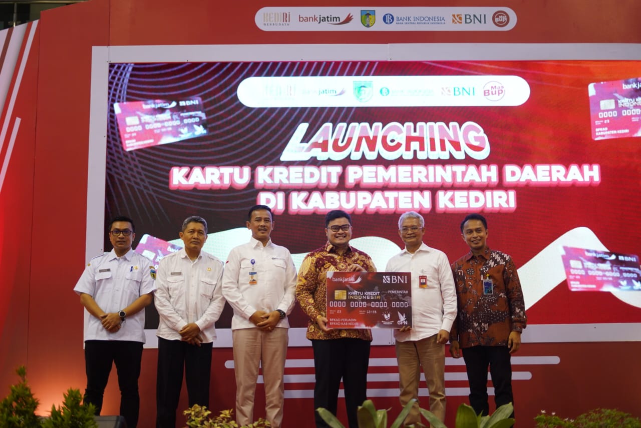 Dorong Peningkatan Transaksi Non Tunai, Pemkab Kediri bersama Bank Jatim Launching Kartu Kredit Pemerintah Daerah