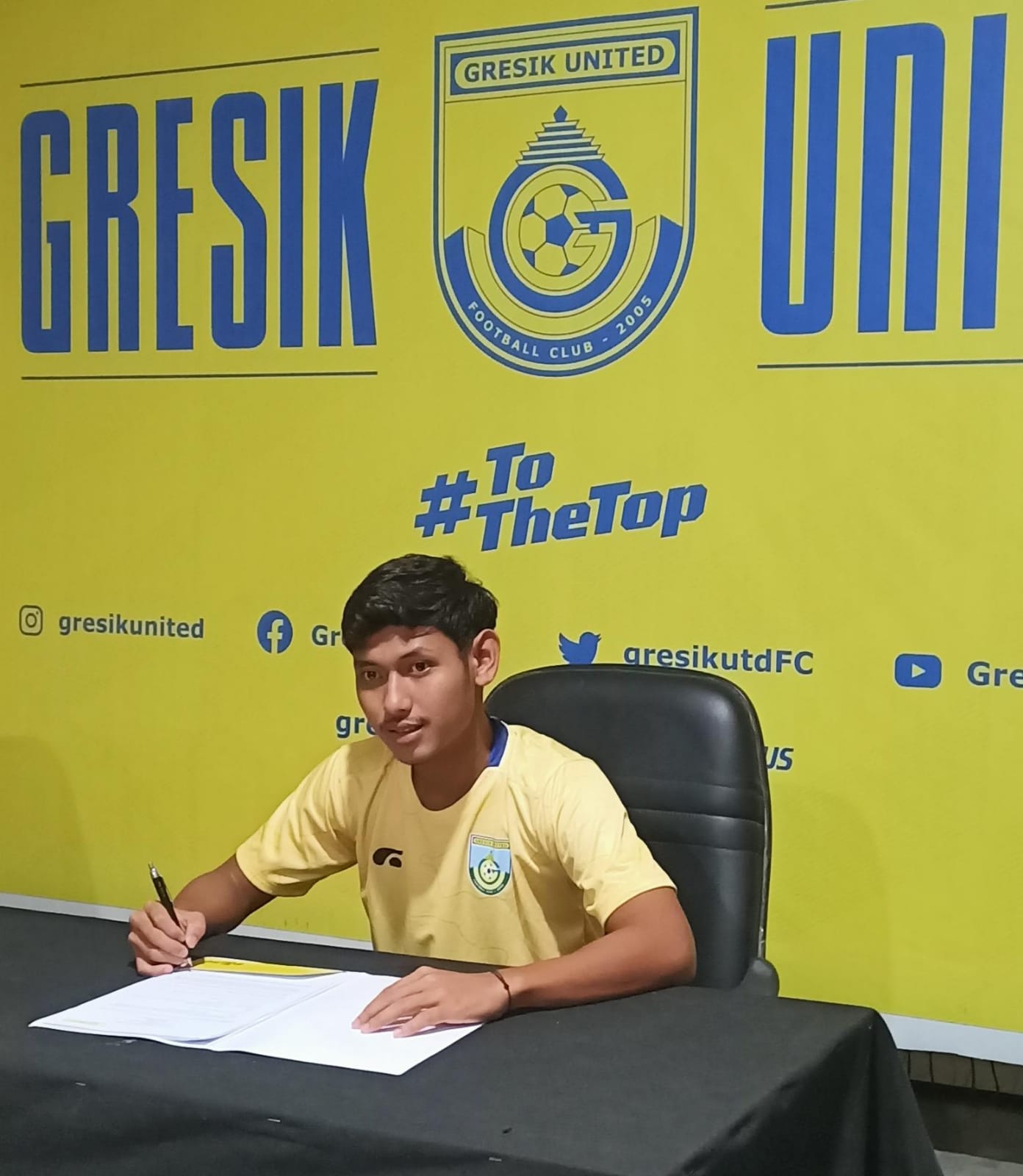 Salman Alfarid, Bekas Bek Persebaya dan Persija Gabung Gresik United