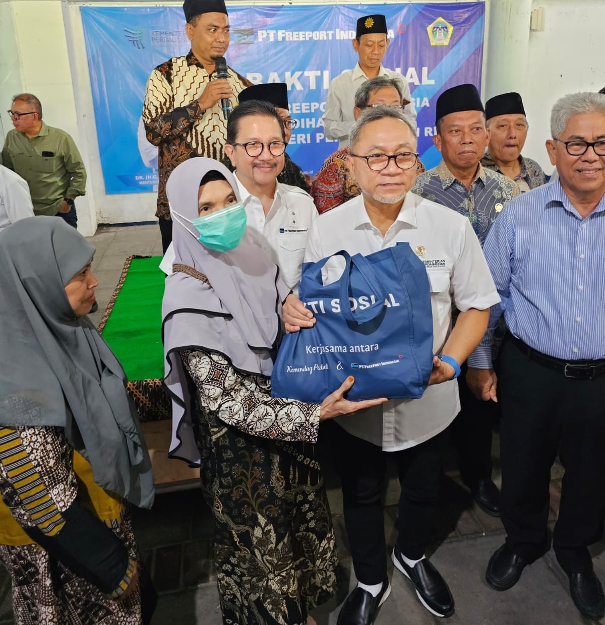 Freeport Indonesia Dukung Kemendag Bagikan 5.000 Bansos untuk Warga Gresik