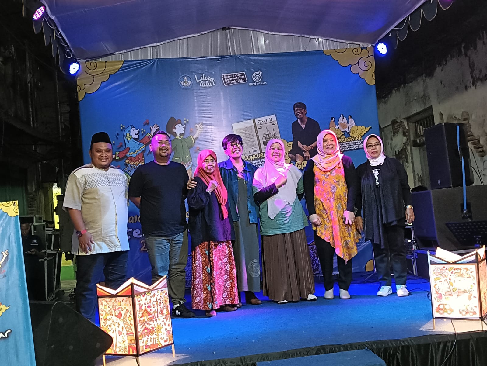 Perempuan Nelayan di Pesisir Gresik Dipotret Penulis dalam Proyek Residensi