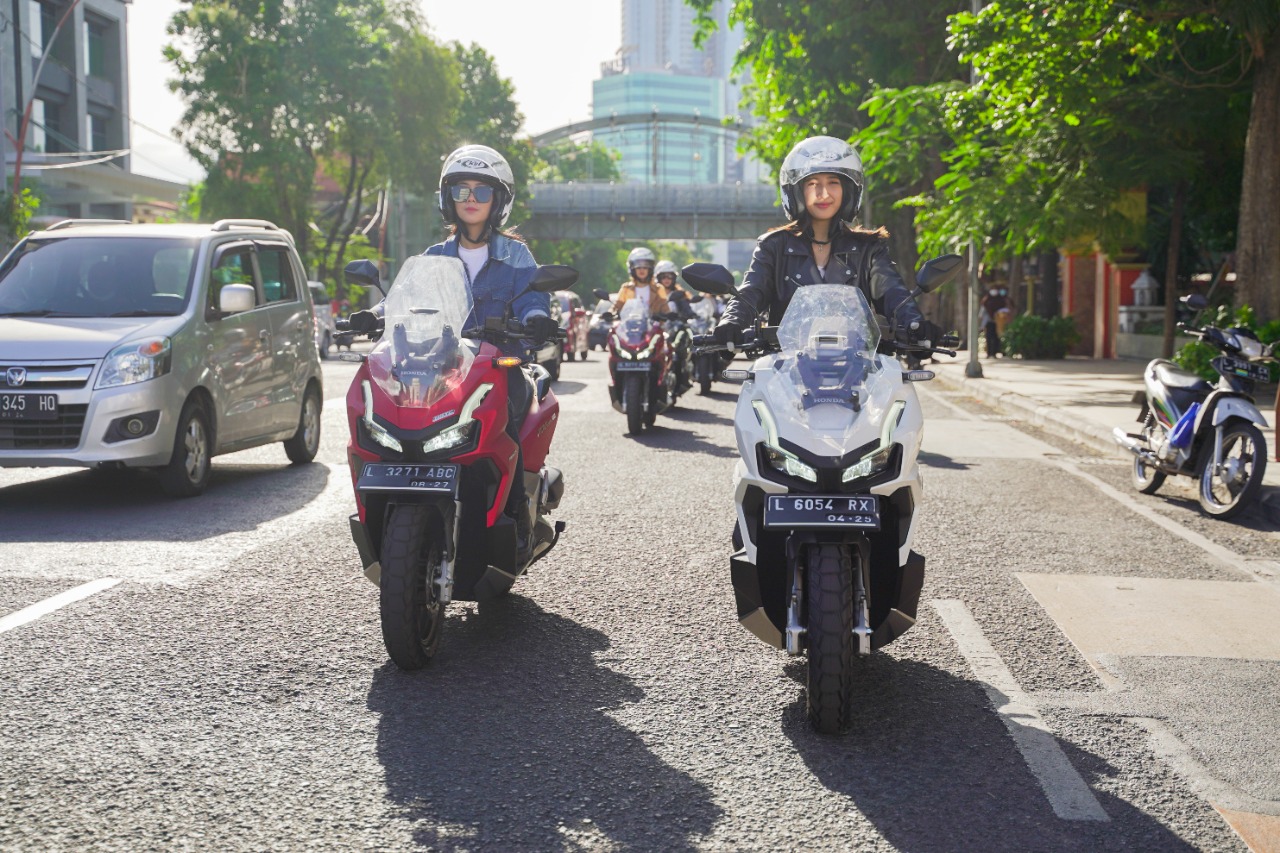 Tips Berkendara Motor Bagi Wanita Agar Aman