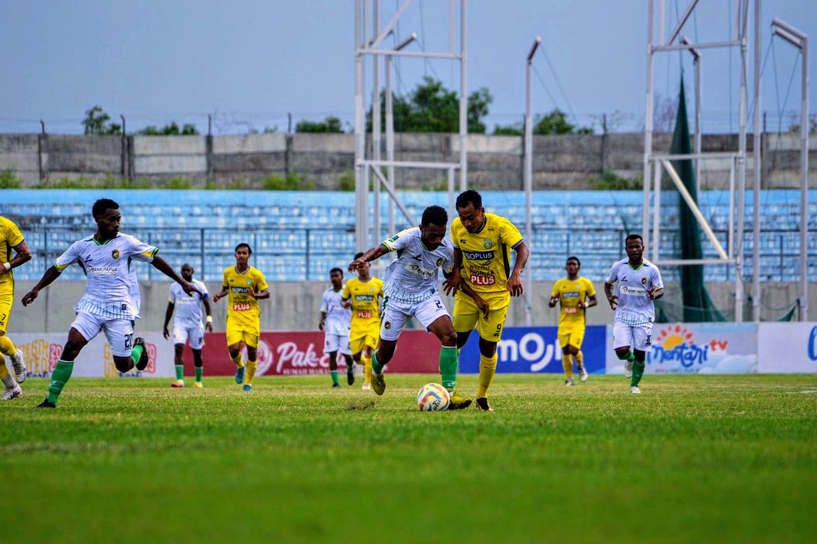 Gresik United Kalah dari Persewar yang Dilatih Eduard Ivakdalam di Kandang, Skor 1-0
