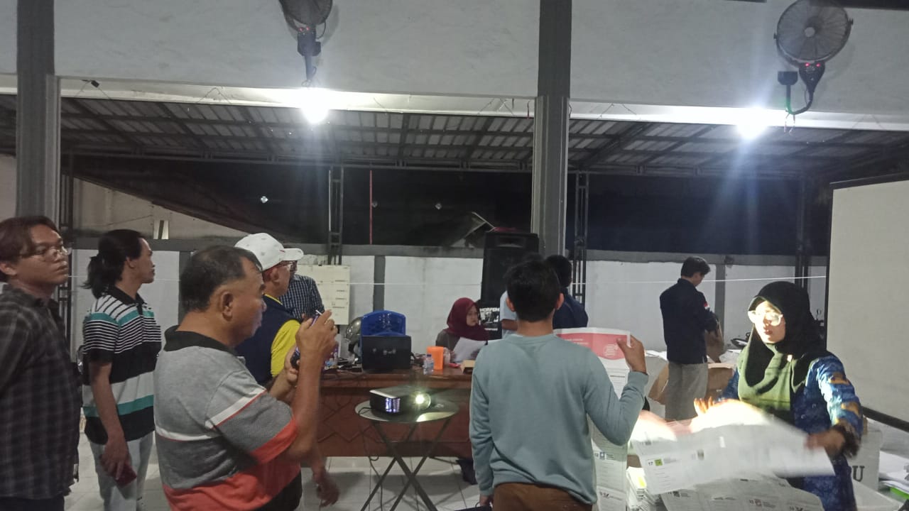 Rekapitulasi Tingkat Kecamatan di Gresik Hampir Rampung, Namun Baru 6 Kecamatan Setor Hasil ke KPU