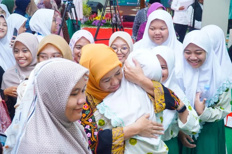 Khofifah Bangga Kualitas Pendidikan Siswa Khadijah Terus Meningkat