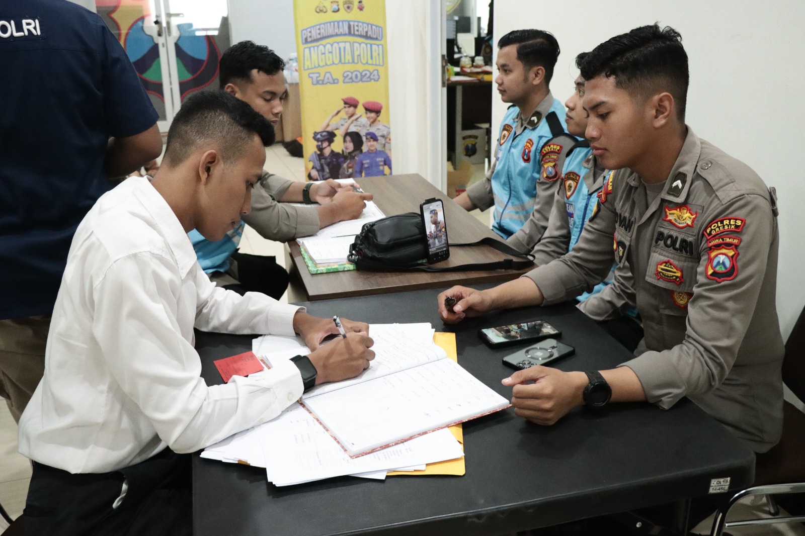 Ayo Generasi Muda Gresik, Polres Gresik Buka Pendaftaran Polisi Simak Jadwal Lengkap Tahapan Seleksi Penerimaan Calon Anggota Polri 2024