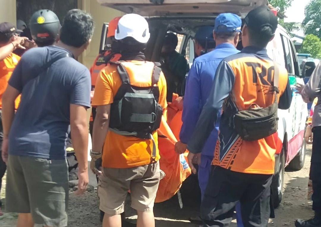 Ayah dan Anak yang Tercebur Sungai di Driyorejo Gresik Ditemukan, Begini Kondisinya