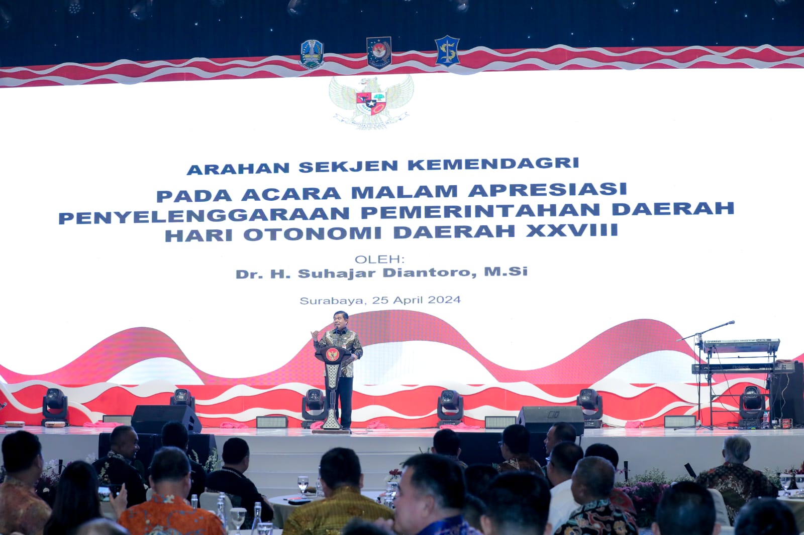 Gala Dinner Peringatan Hari Otoda ke-28, Pj. Gubernur Adhy Pastikan Komitmen Pemprov Jatim Dukung Ekonomi Hijau