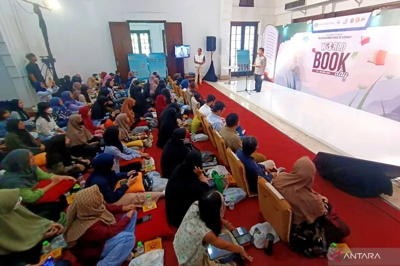 Tingkatkan Minat Baca, BI Gelar "World Book Day 2024" di Surabaya