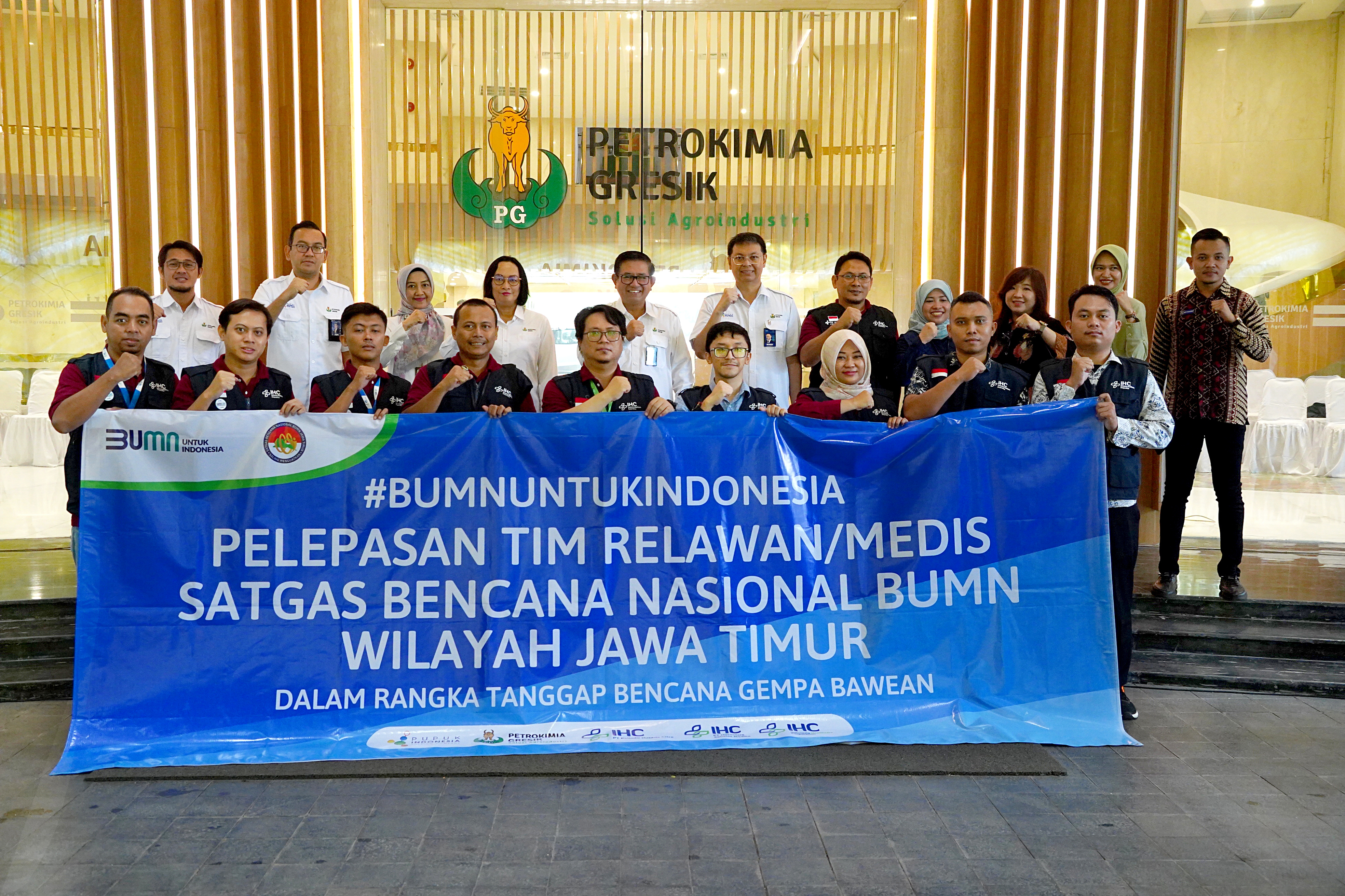 Petrokimia Gresik Bersama Satgas Bencana Nasional BUMN Wilayah Jawa Timur Telah Kirimkan 41 Relawan ke Pulau Bawean