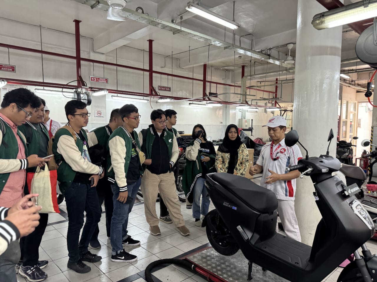 EV Experience : Serunya Mencoba Ekosistem Motor Listrik Honda dalam ESG Mission