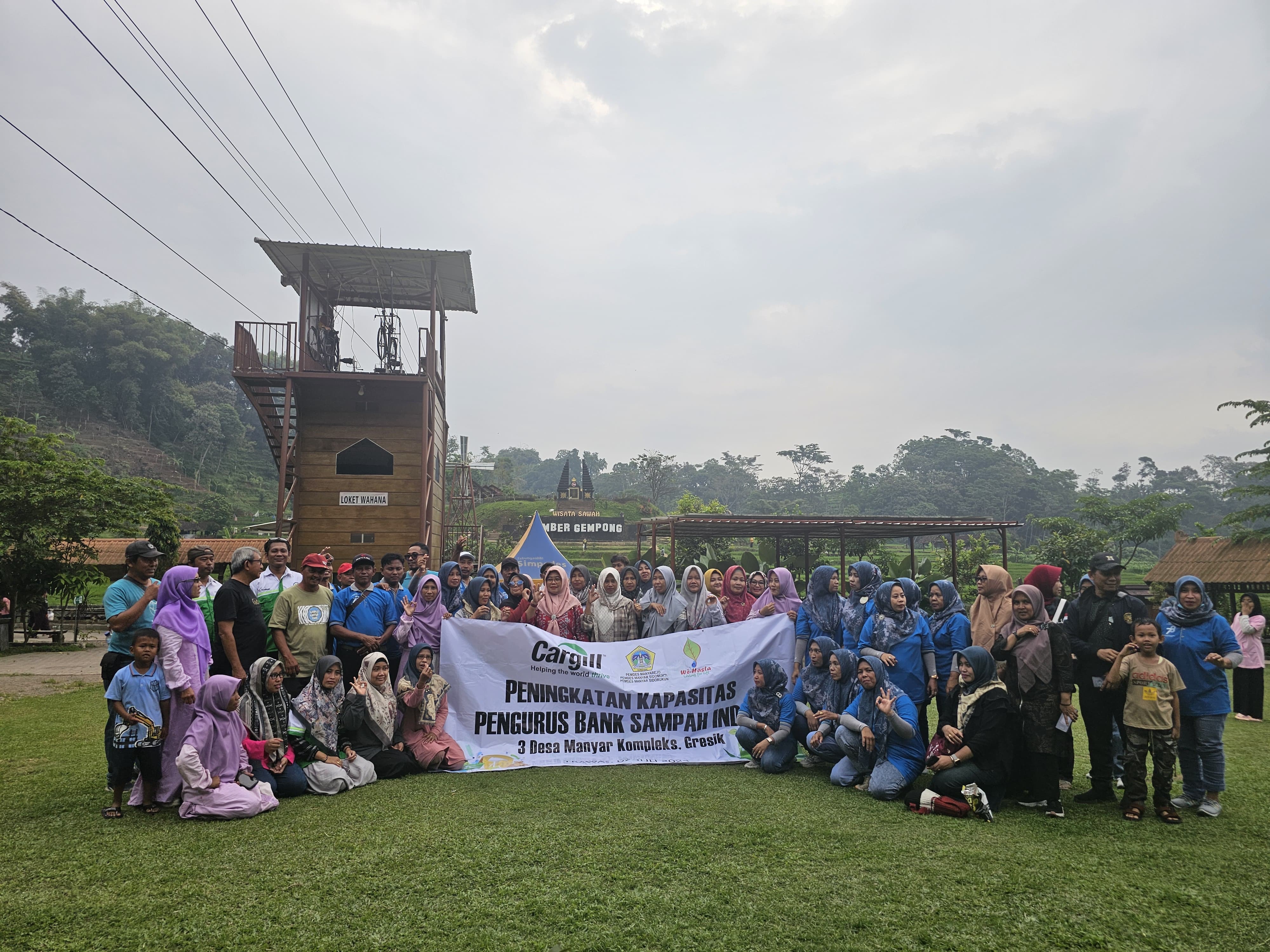 Pengelola Bank Sampah Induk Manyar Diajak Cargill Studi Tiru di TPS3R Trawas