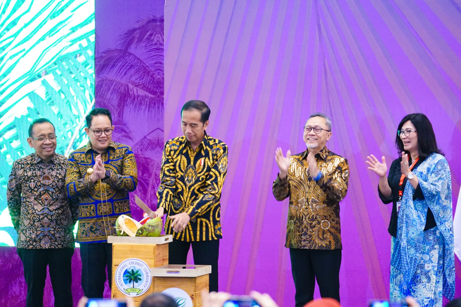 Pj. Gubernur Adhy Pastikan Jatim Siap Majukan Industri Kelapa Berkelanjutan dan Wujudkan Ekonomi Hijau