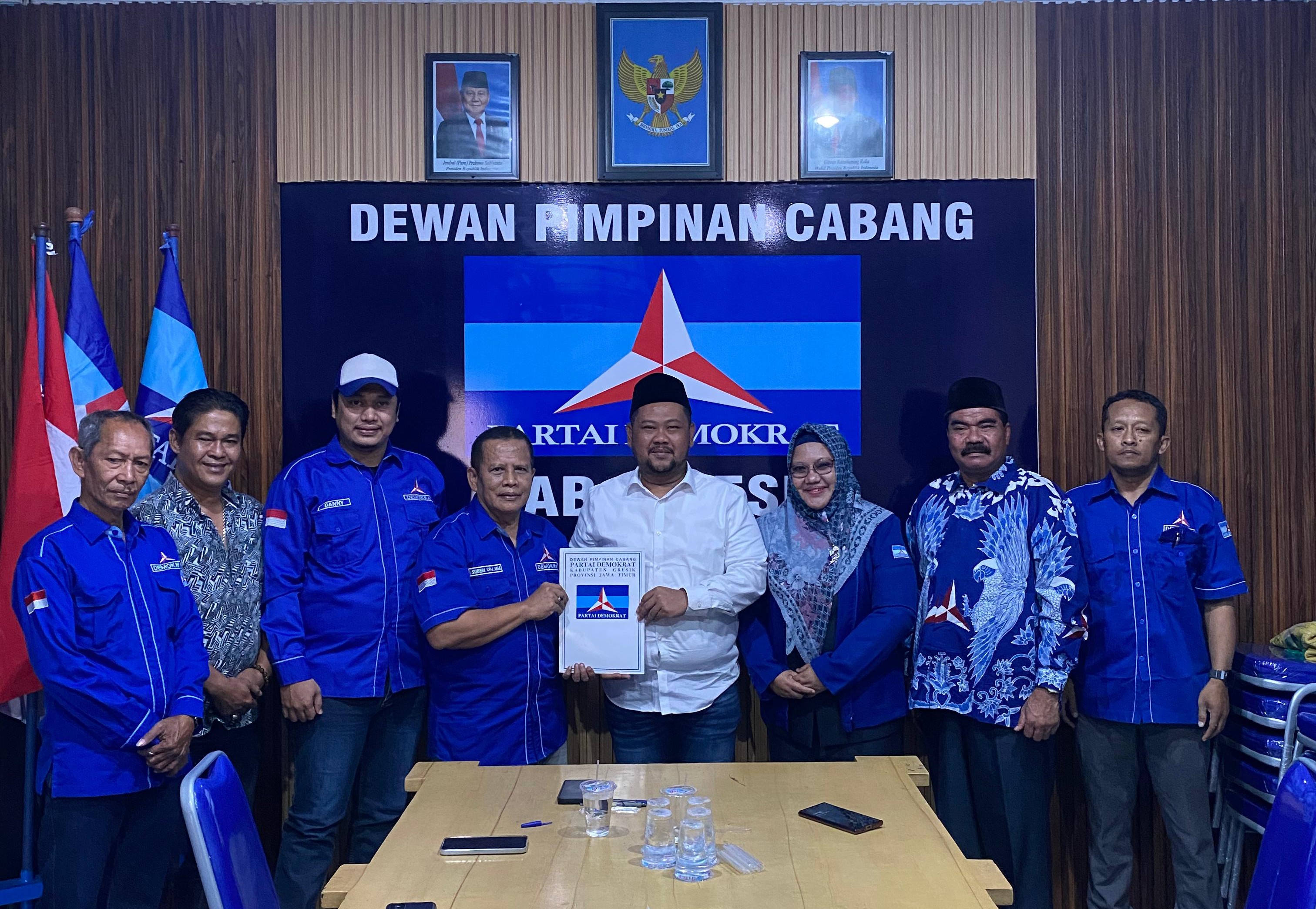 Usai Berikan Surat Tugas Bacabup ke Asluchul Alif, Partai Demokrat Gresik Terima Pendaftaran Gus Yani dan Bu Min