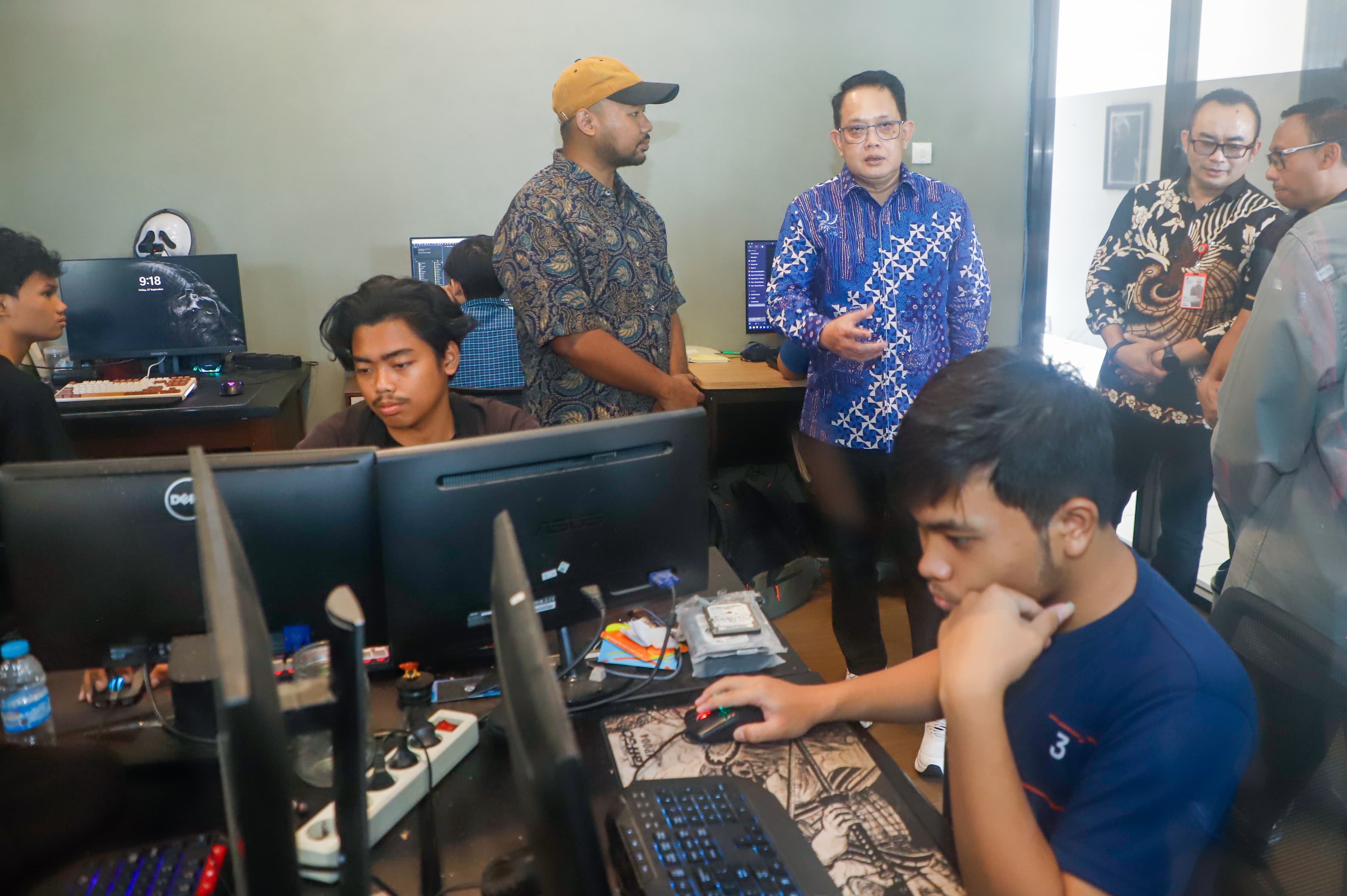 Tinjau KEK Singhasari dan Kampus King’s College London, Pj. Gubernur Adhy Sebut KEK Singhasari Miliki Keunggulan Seluruh Layanan Digital Terintegrasi