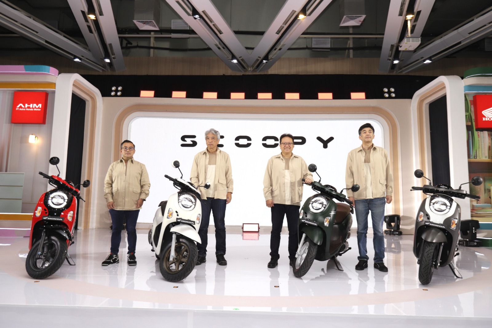 New Honda Scoopy Generasi Terbaru Siap Mencuri Perhatian Pecinta Skutik Unik dan Fashionable