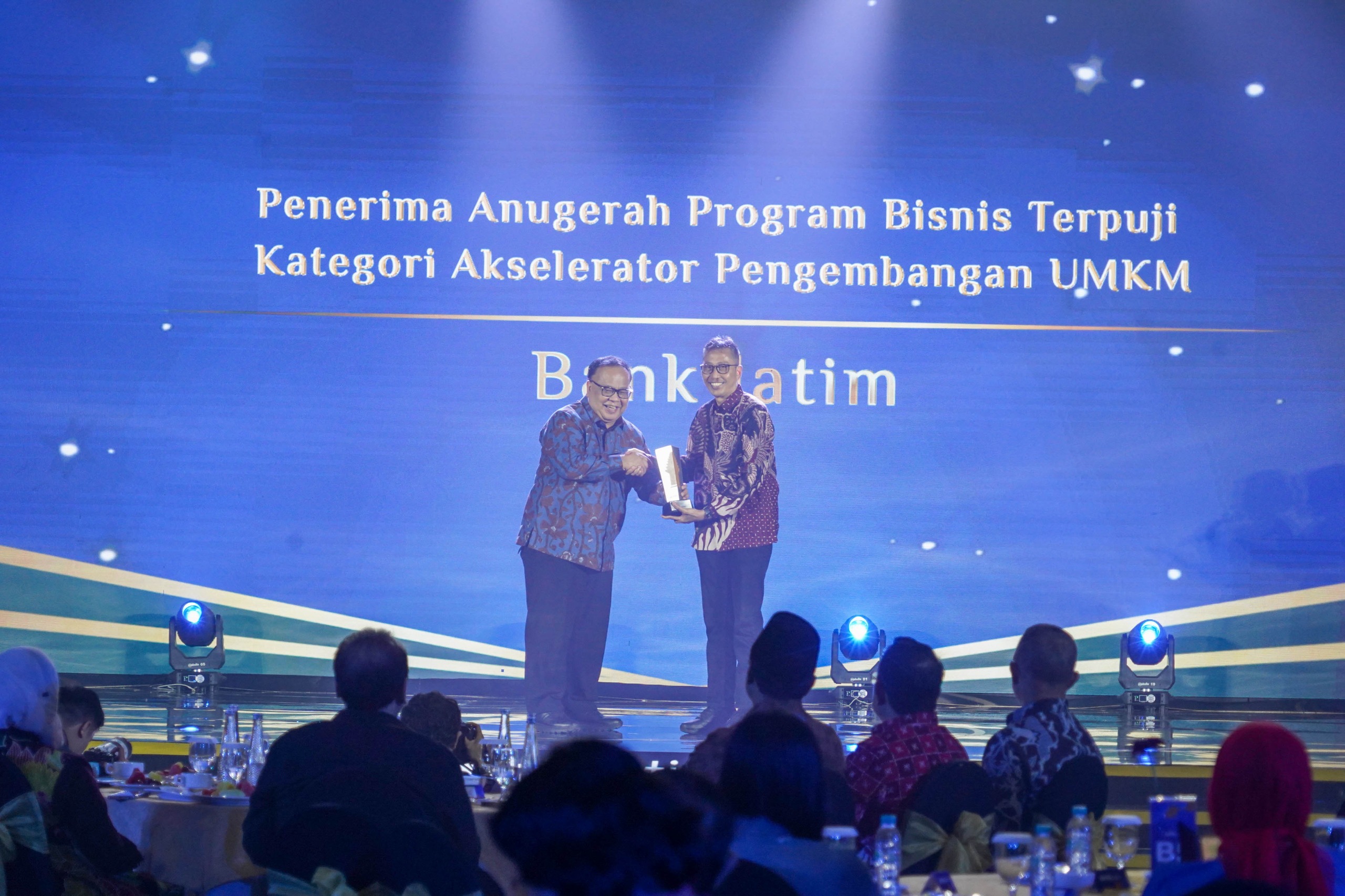 Bank Jatim Raih Penghargaan Sebagai Akselerator Pengembangan UMKM dalam Detik Jatim Awards 2024