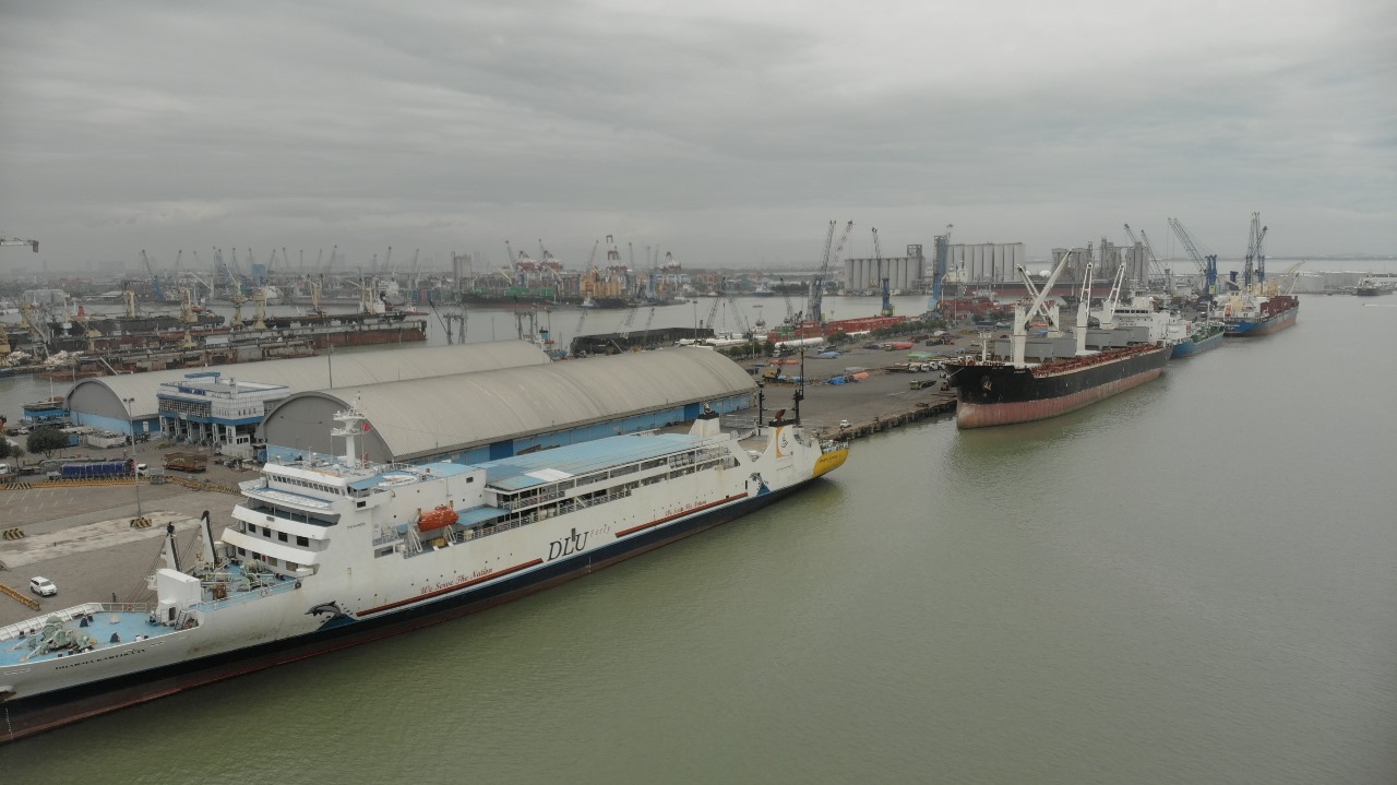 Kolaborasi Pelindo dan KSOP Tanjung Perak Tingkatkan Keselamatan Layanan Kapal Ro-Ro 