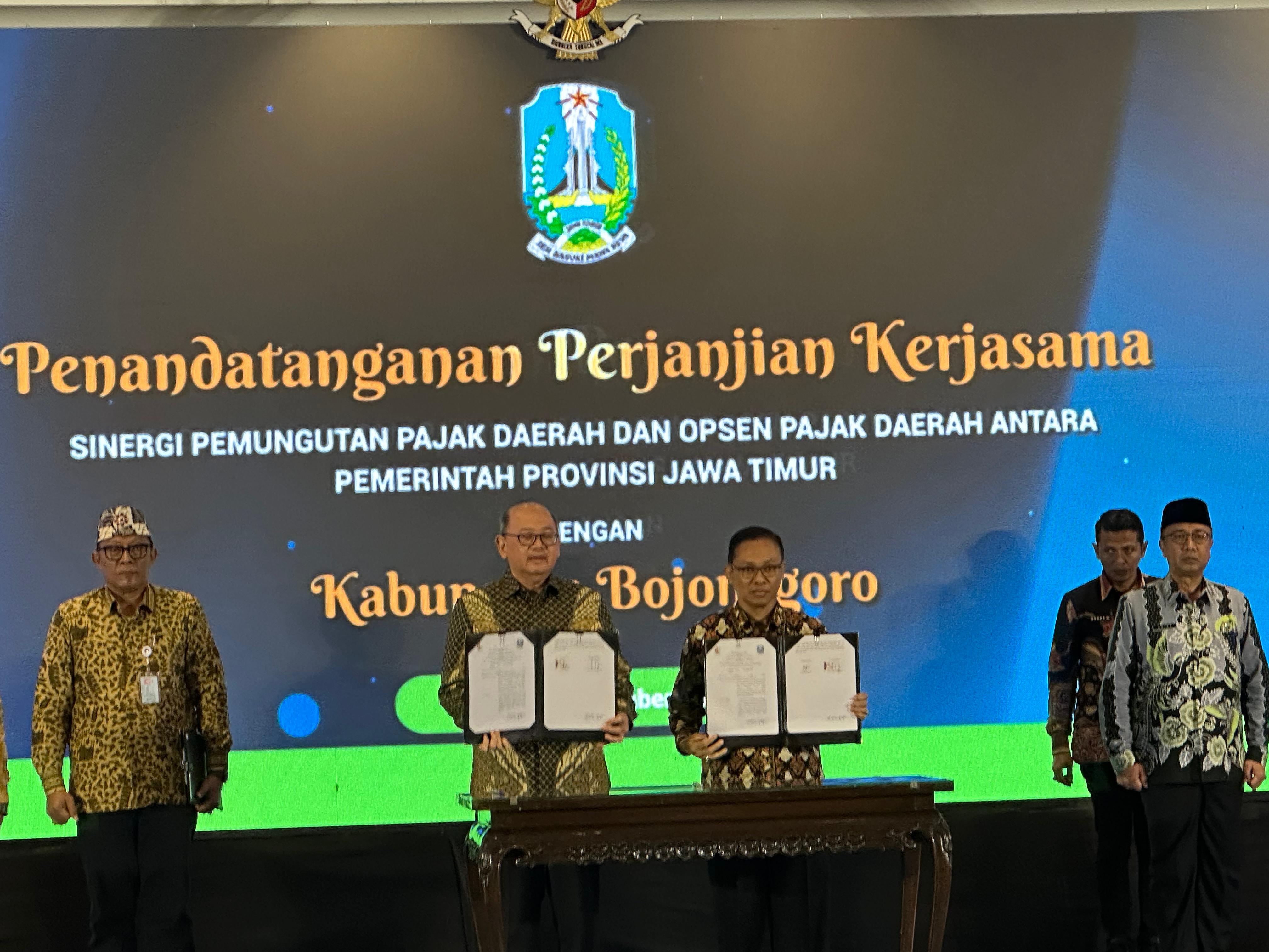Pemkab Bojonegoro dan Pemprov Jatim Tandatangani Kerja Sama Sinergi Pajak Daerah dan Opsen Pajak Daerah
