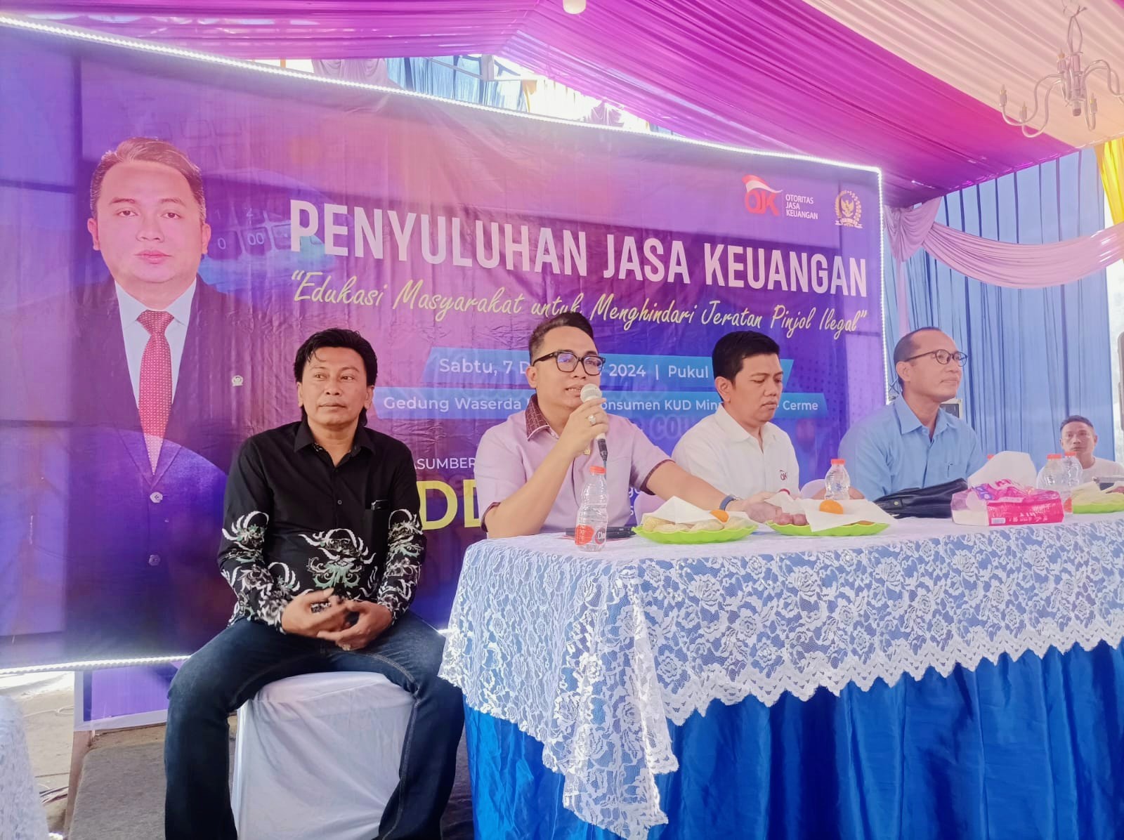 Selamatkan Warga dari Jeratan Pinjol Ilegal, Angota Komisi XI DPR-RI Asal Gresik Gelar Edukasi Keuangan Bersama OJK