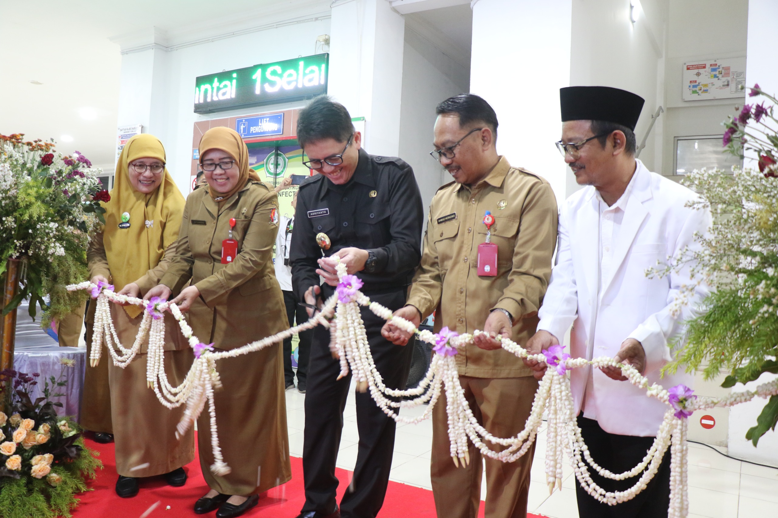 PJ Bupati Bojonegoro Resmikan Instalasi Dialisis dan Adakan Seminar untuk Tenaga Kesehatan Kab. Bojonegoro