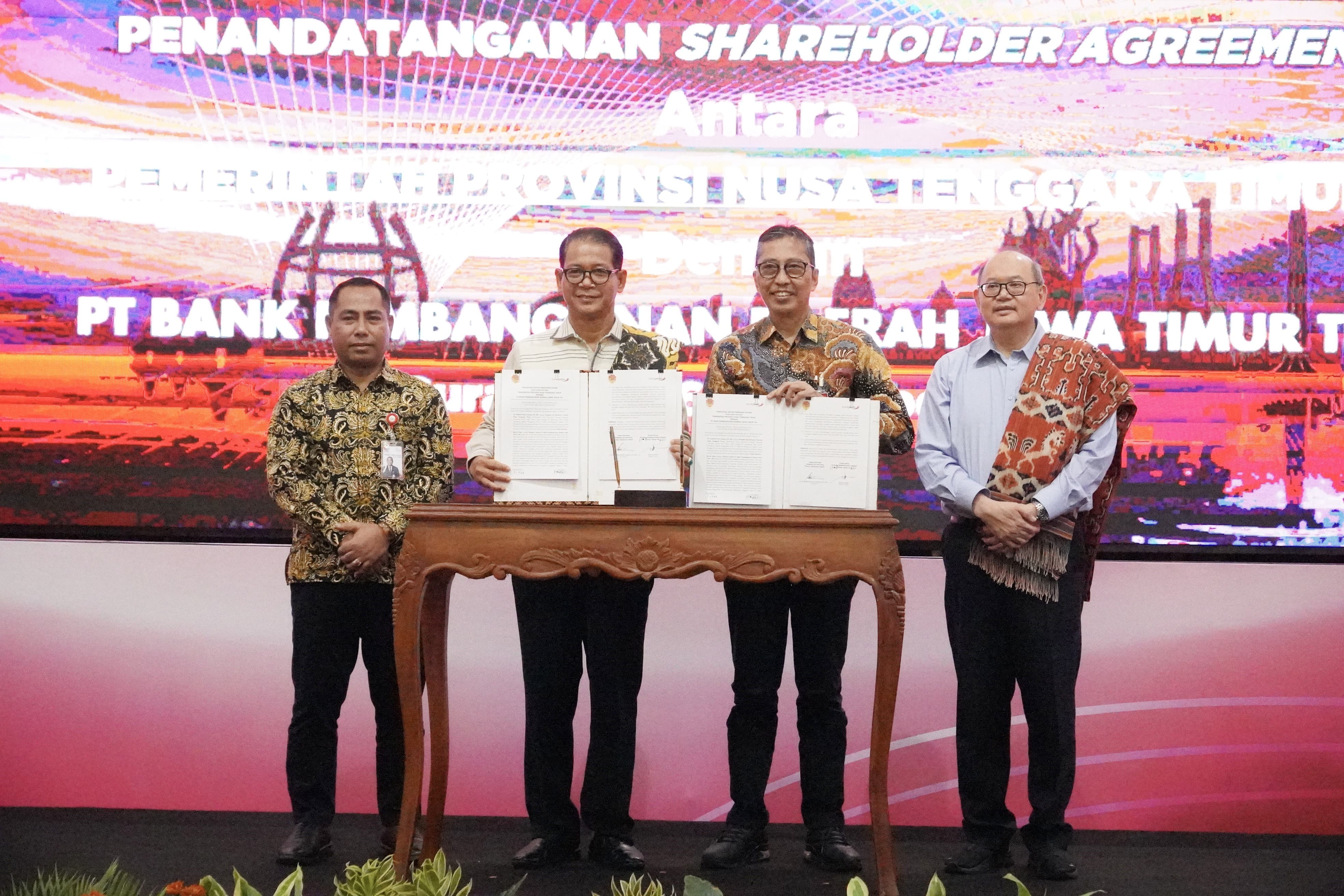Bank Jatim dan Bank NTT Teken Shareholder Agreement dalam Rangka Pembentukan KUB
