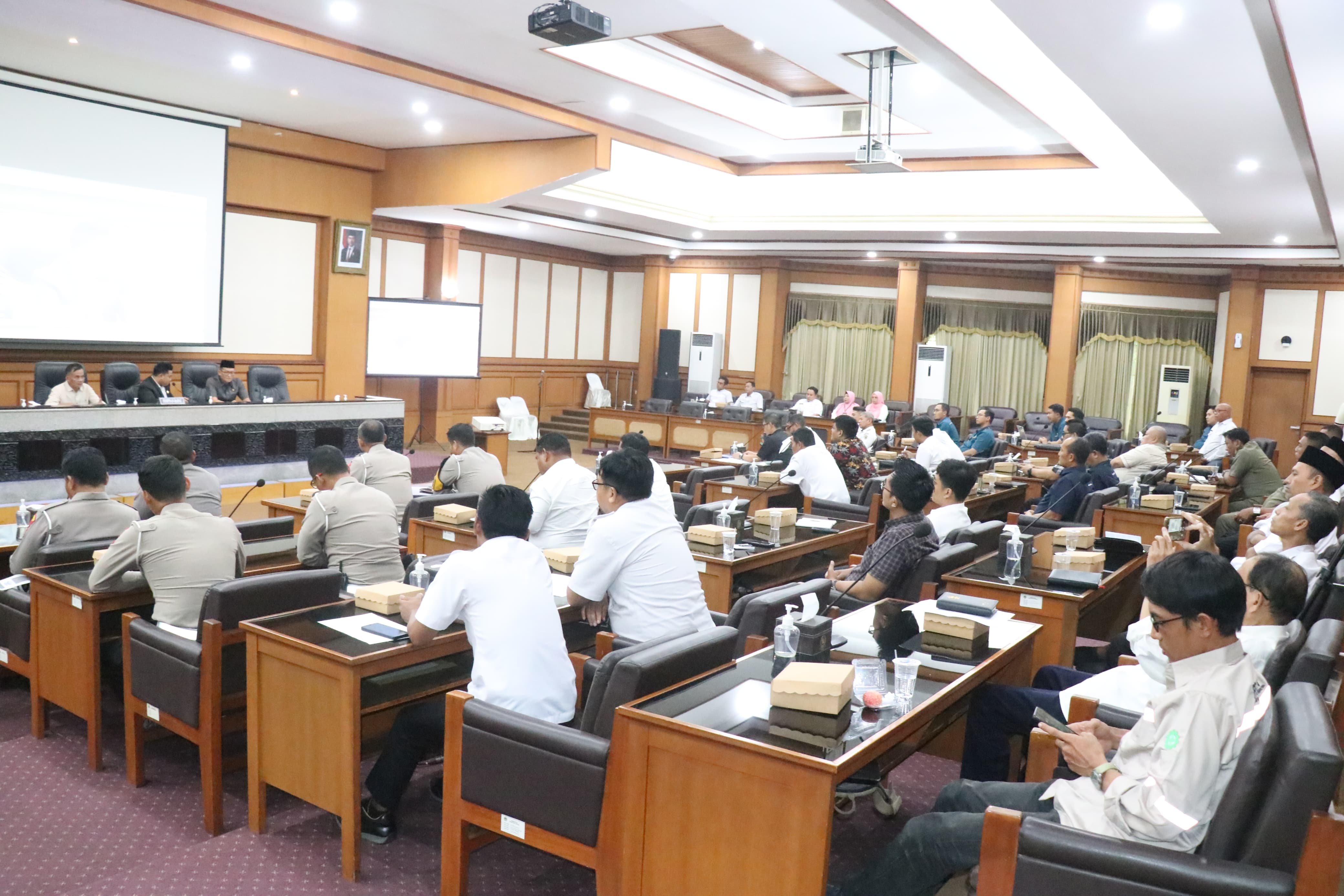 DPRD Gresik Keluarkan Lima Rekomendasi untuk Atasi Pelanggaran Truk Besar