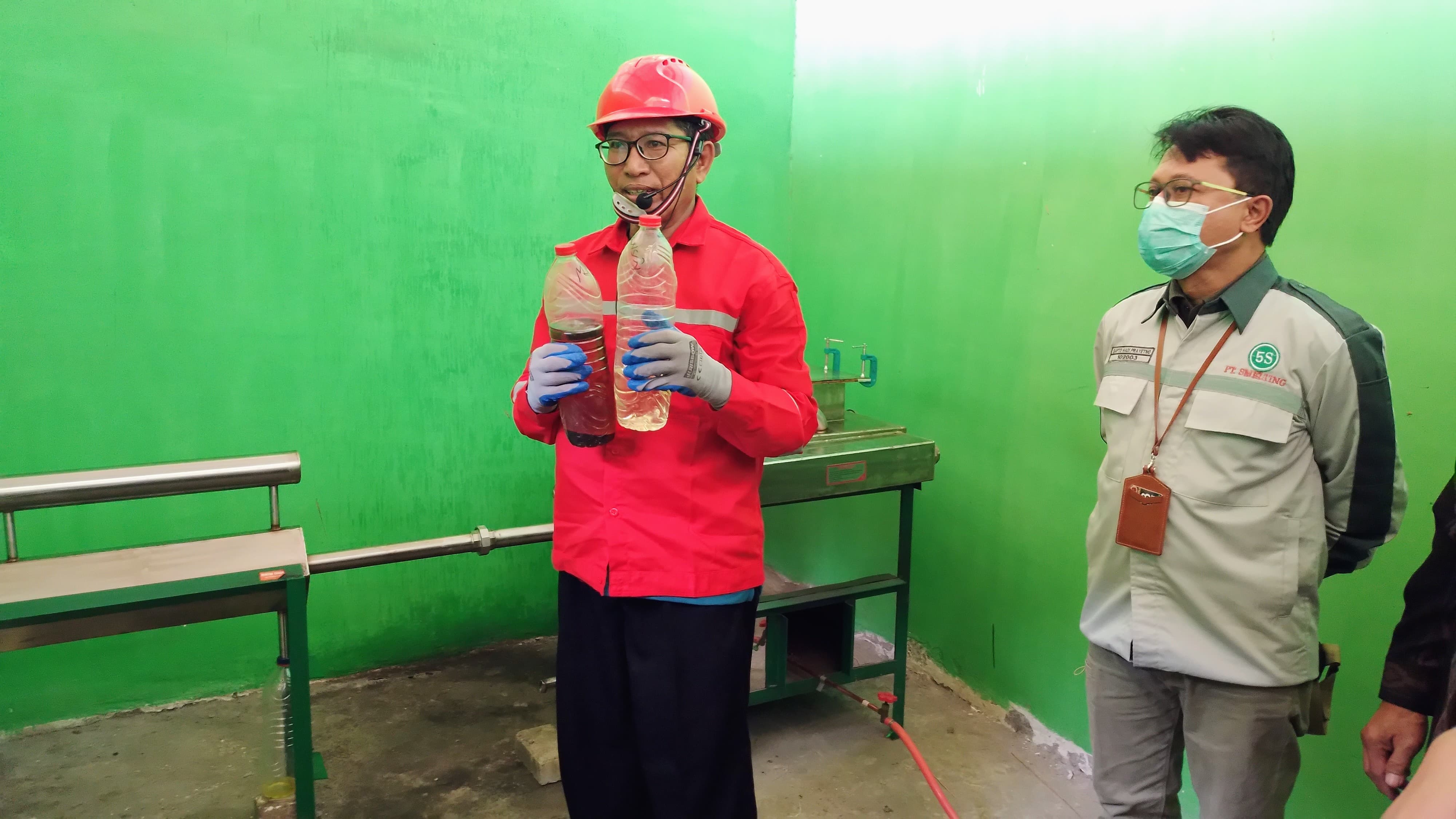 Smelting Bangun Rumah Kelola Sampah di Desa Sukomulyo Gresik, Mesin Pirolisis Ubah Plastik Jadi Solar