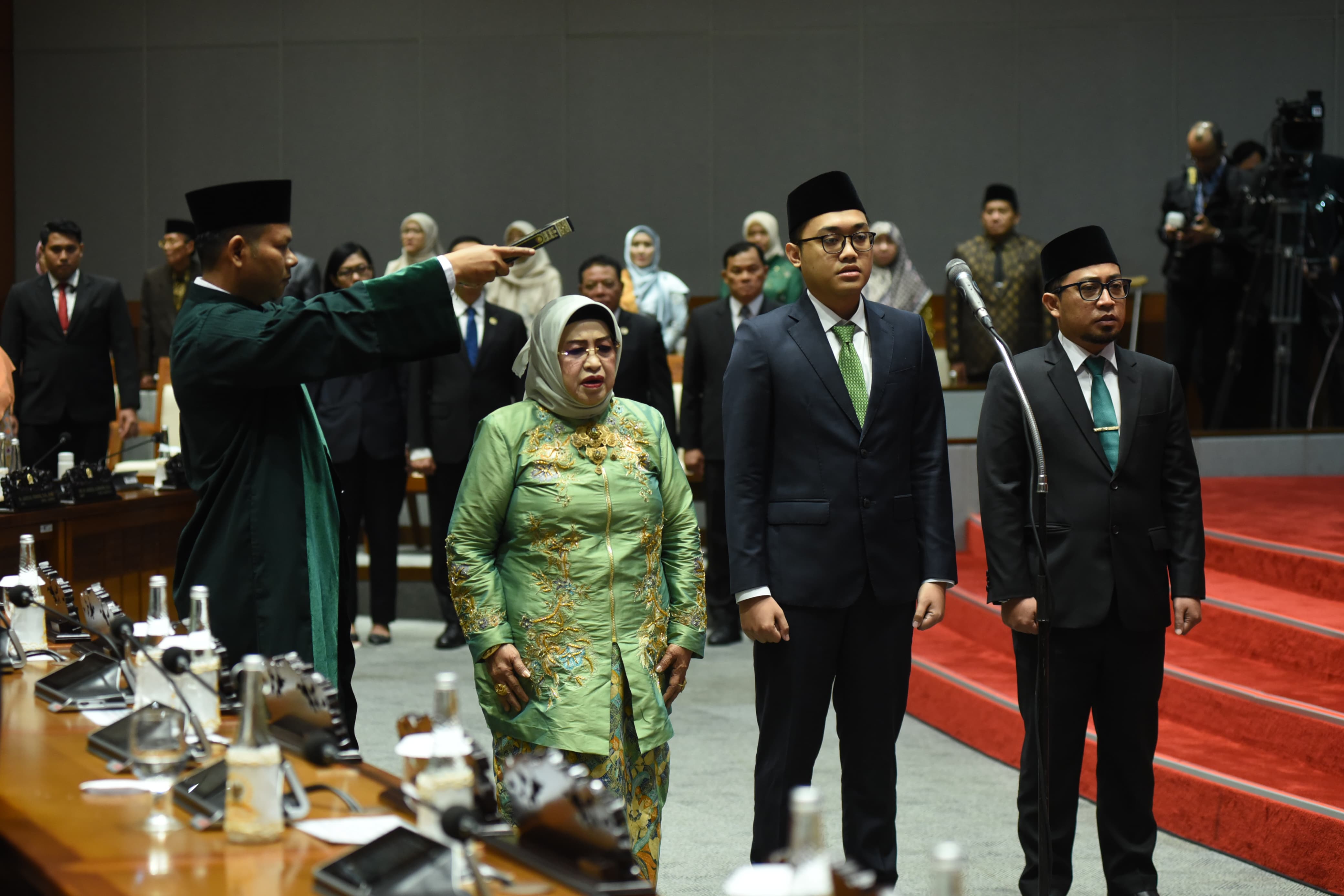 Ra Khozin, Mantan Wartawan dan Aktivis Resmi Dilantik Sebagai Anggota DPR RI