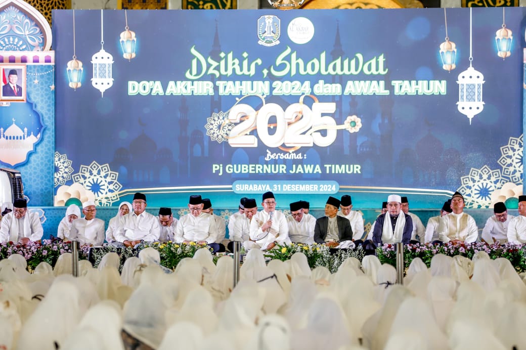 Jelang Tahun Baru 2025, Pj. Gubernur Jatim Gelar Zikir, Salawatan dan Doa Bersama di Masjid Al Akbar Surabaya