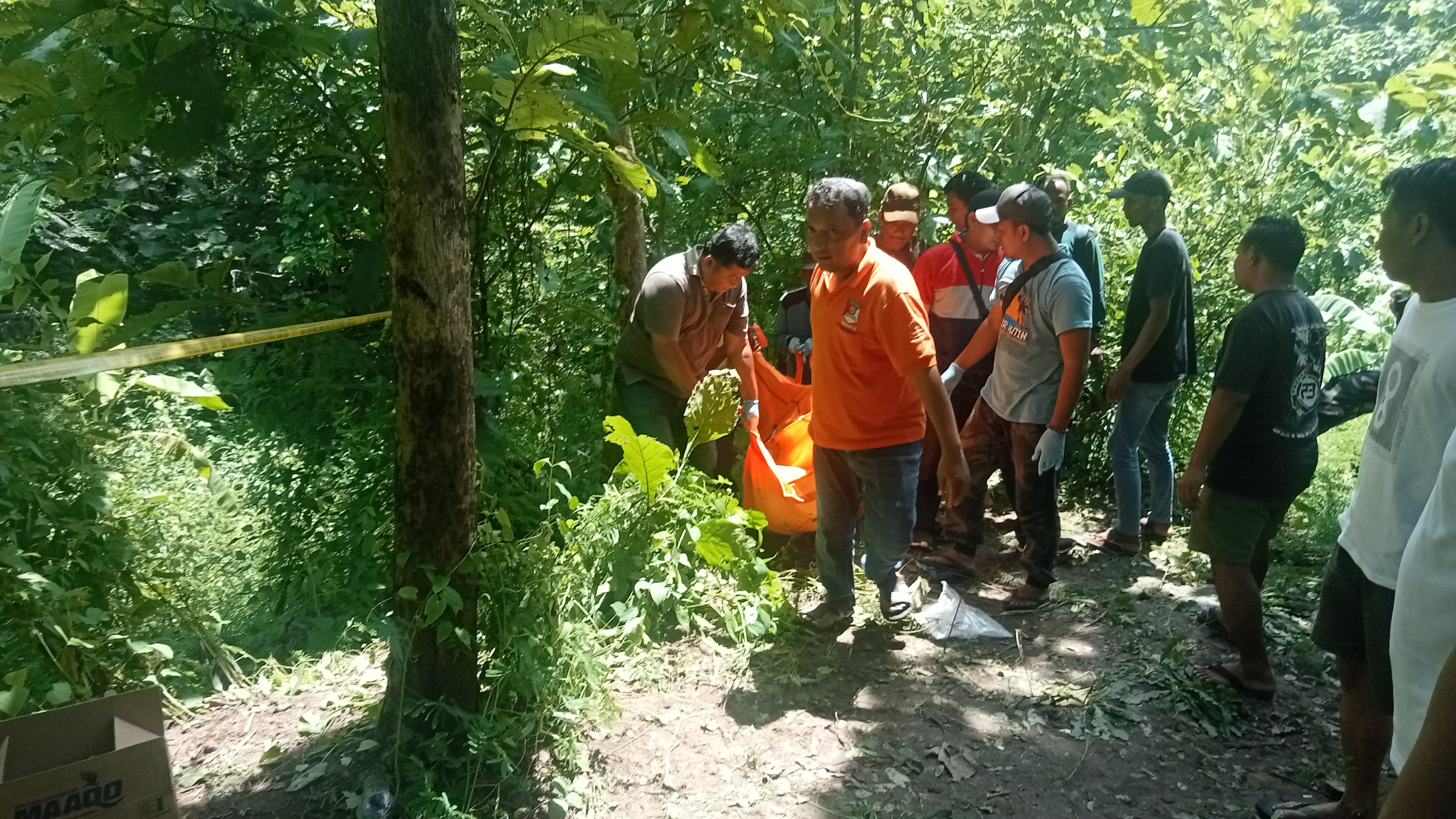 Mayat Pria dengan Luka Tak Wajar Gegerkan Warga Jombang, Ditemukan di Hutan Desa Marmoyo