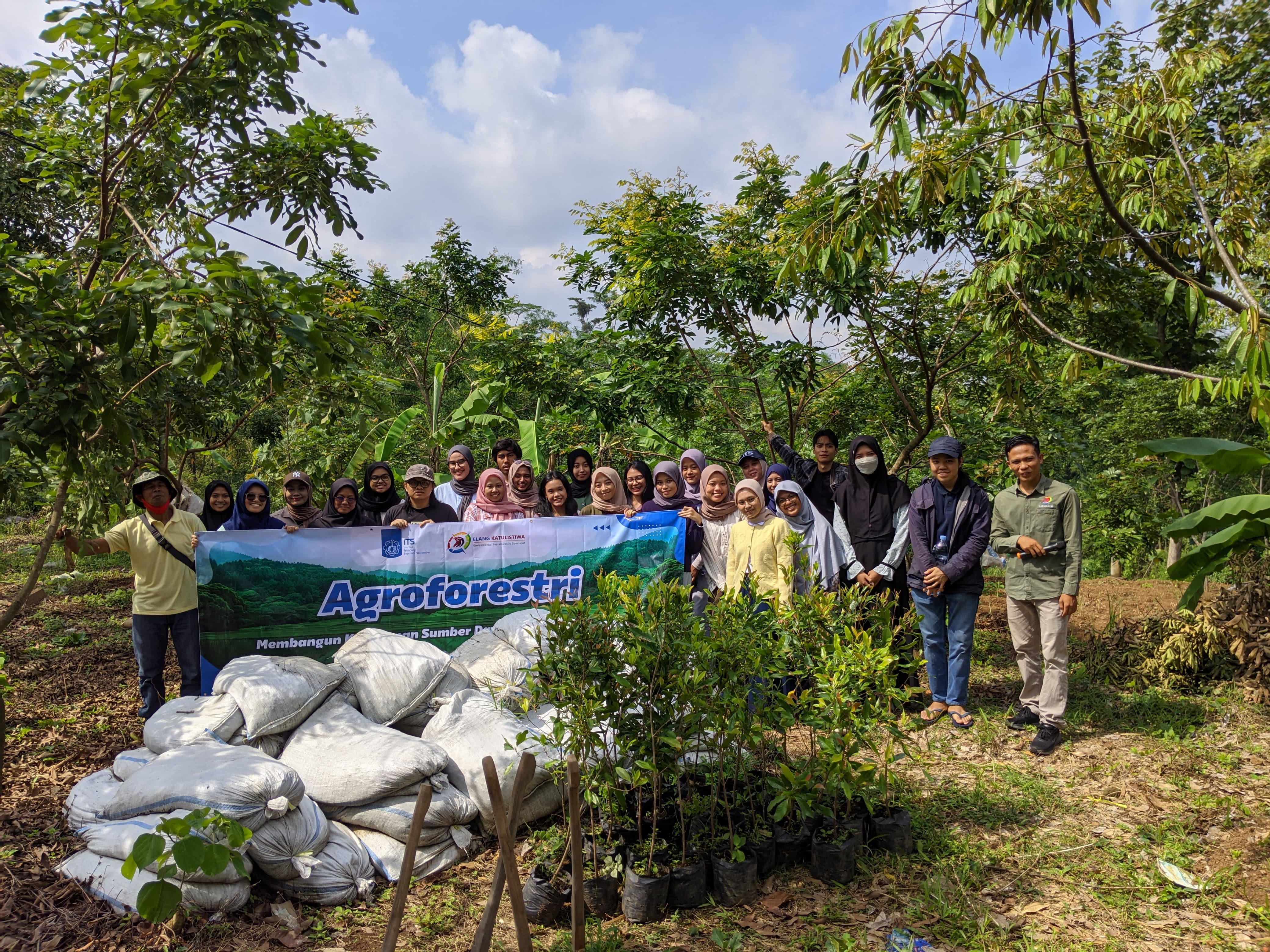 Studi Wisata SDA Terbarukan untuk Mahasiswa ITS Surabaya di Green Viesta Desa Seloliman, Trawas