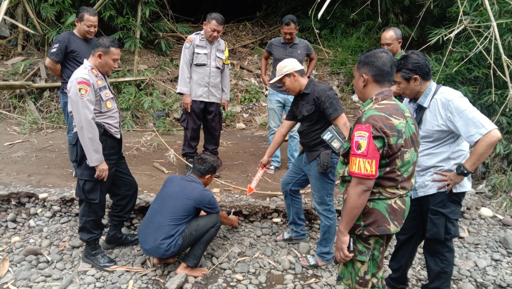 Warga Jember Temukan Granat di Sungai Saat BAB, Beruntung Tak Meledak
