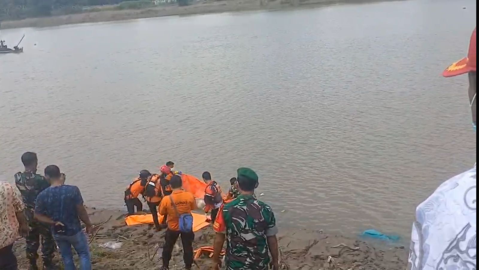 Korban Tenggelam Akhirnya Ditemukan di Hari ke-16 di Bawah Jembatan Kare Bojonegoro