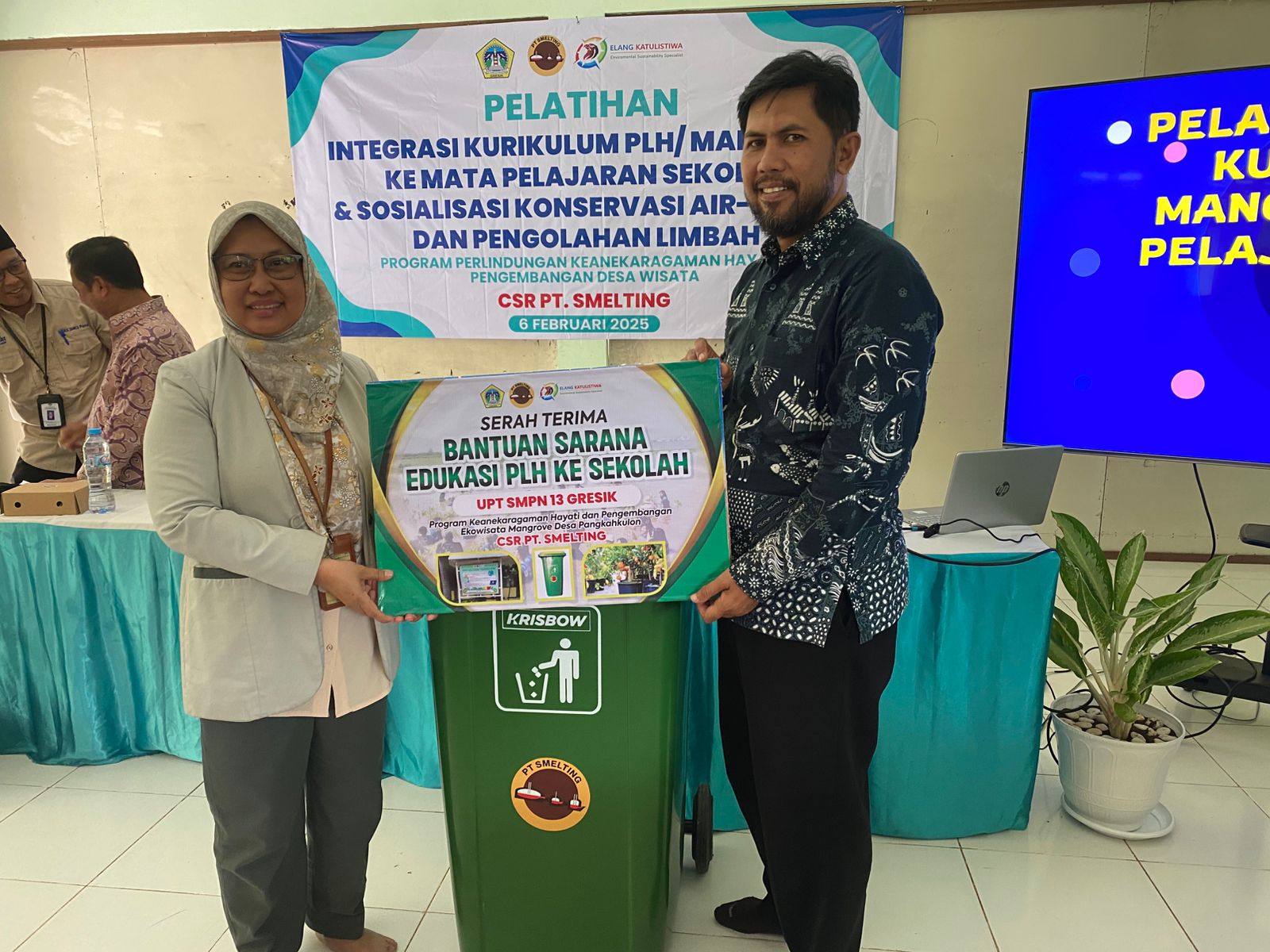 PT Smelting Gelar Pelatihan Kurikulum PLH Mangrove di SMK Mambahul Ihsan