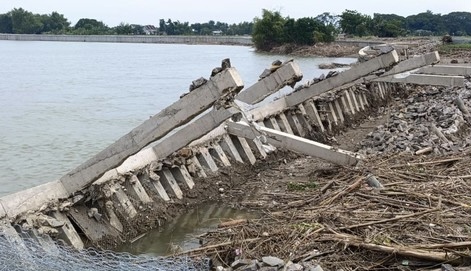 Waduh! Ternyata Proyek Tebing Bengawan Solo di Bojonegoro Senilai 40 M Diduga Tidak Punya Izin dari BBWS
