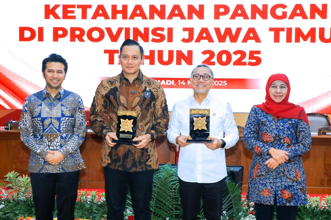 Pimpin Rakor Ketahanan Pangan Bersama Dua Menko, Gubernur Khofifah Optimistis Jatim Mampu Pertahankan Produksi Beras Tertinggi Nasional di 2025