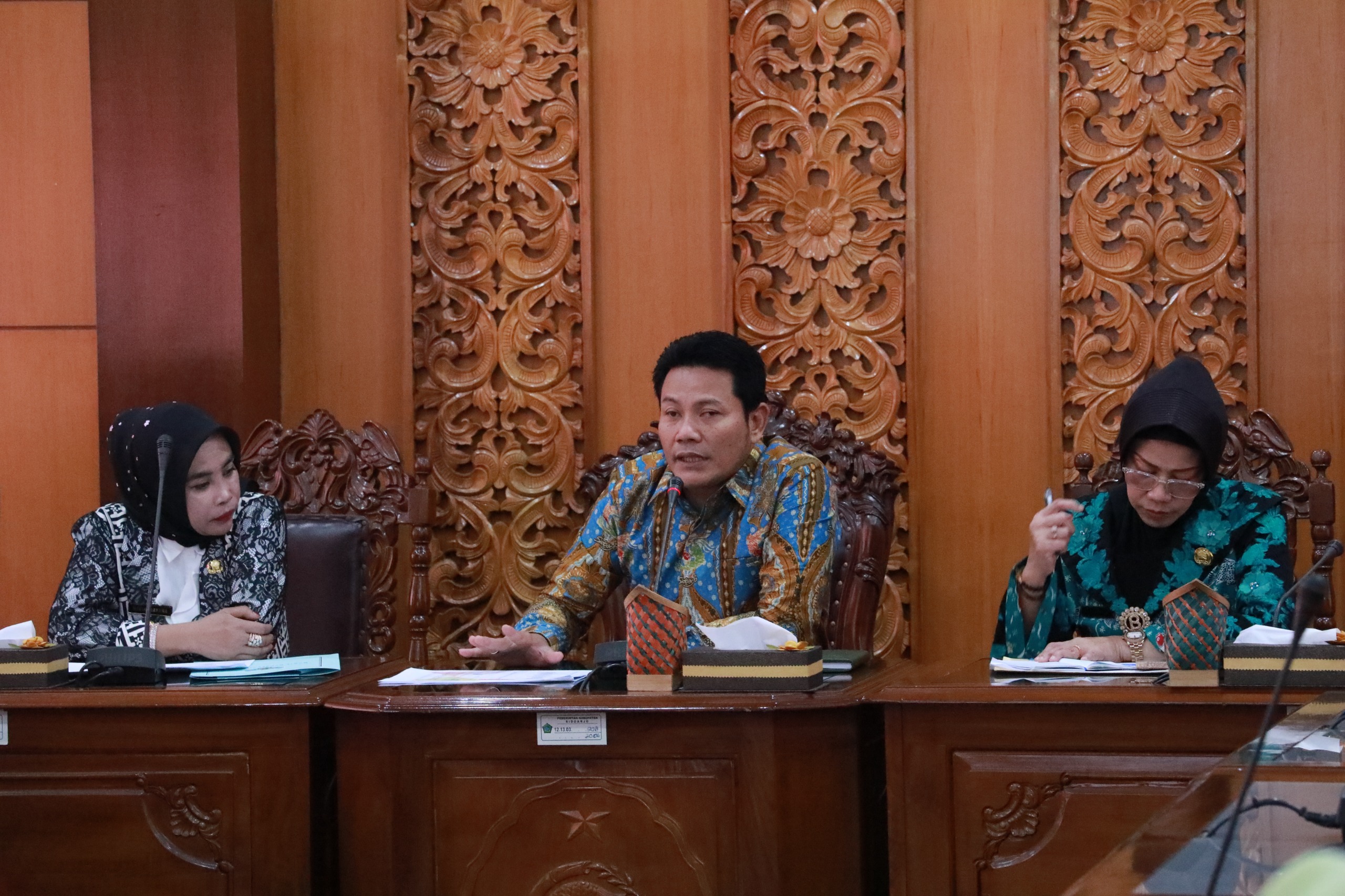 Bupati Sidoarjo Pimpin Rapat Koordinasi Perbaikan Jalan: Targetkan Rampung sebelum Idulfitri 1446 H