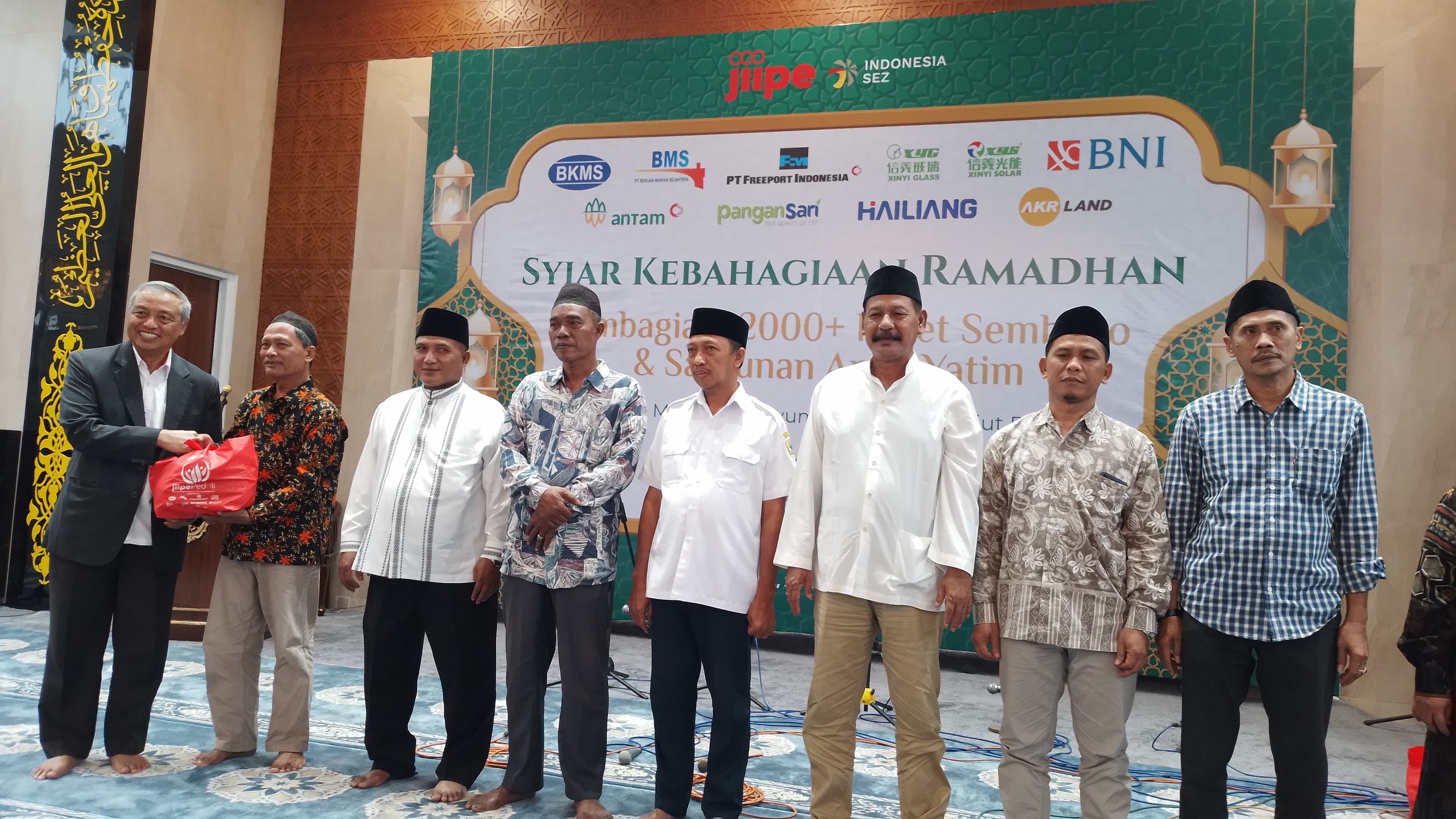 Kebersamaan di Bulan Suci: JIIPE Ramadhan Charity 1446 H Santuni Anak Yatim dan Dhuafa