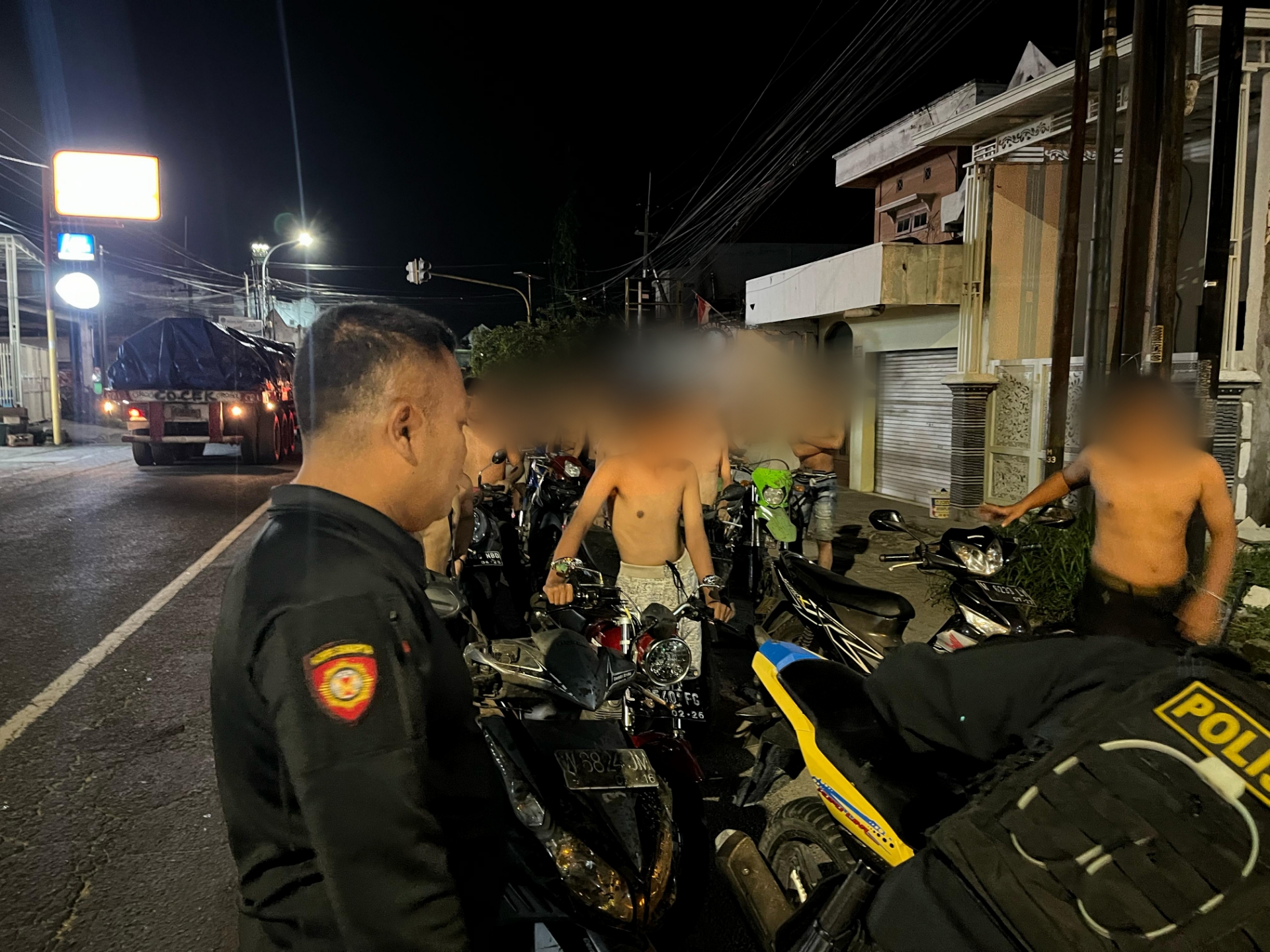 Polisi Bubarkan Balap Liar Meresahkan di Gresik, 54 Pemuda Diamankan dan 33 Kendaraan Disita