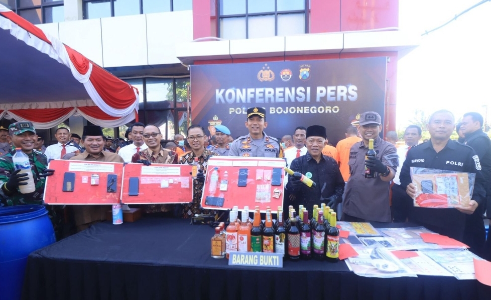 Polres Bojonegoro Gelar Konferensi Pers Hasil Operasi Pekat Semeru 2025, Ratusan Kasus Berhasil Diungkap